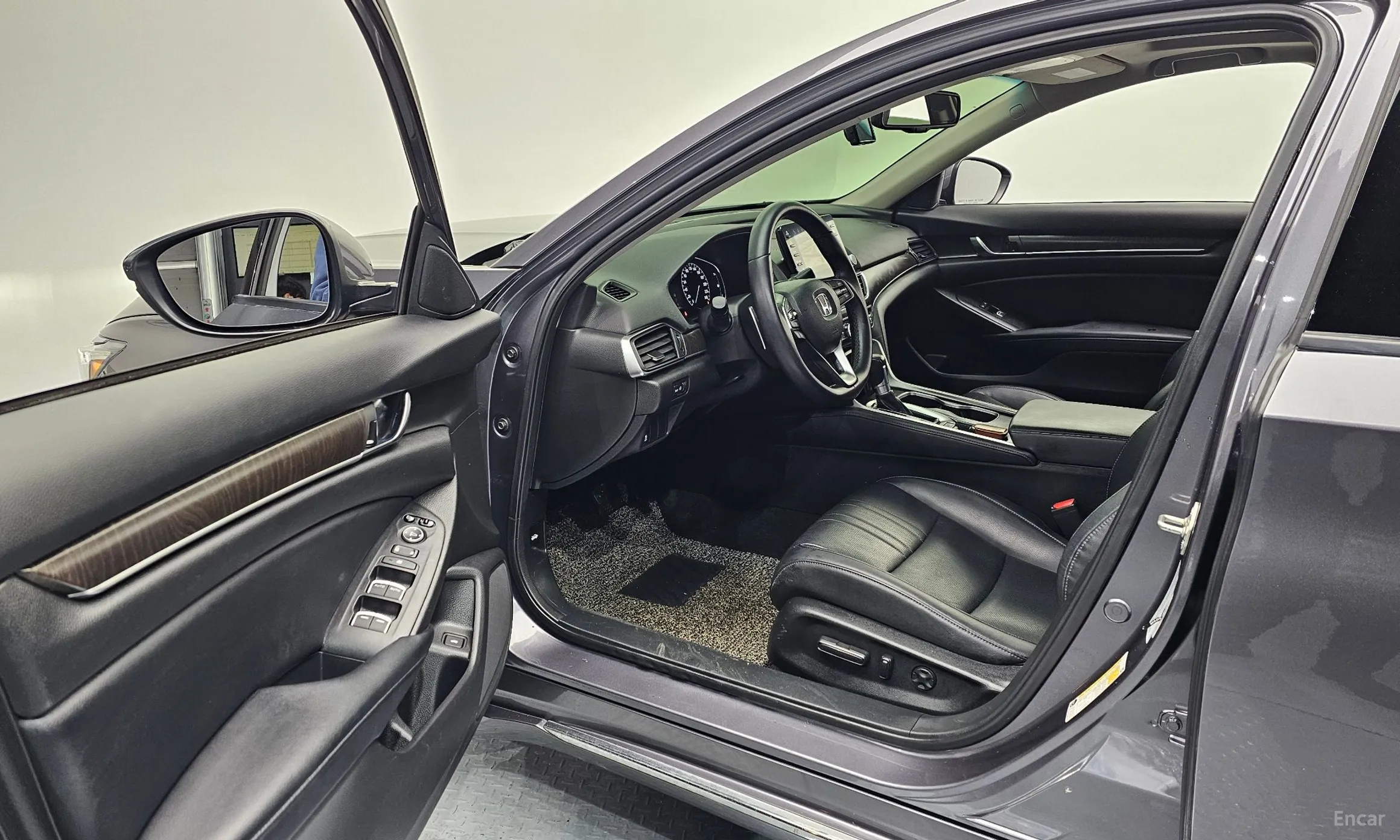 Honda Accord 10th Generation превью 10