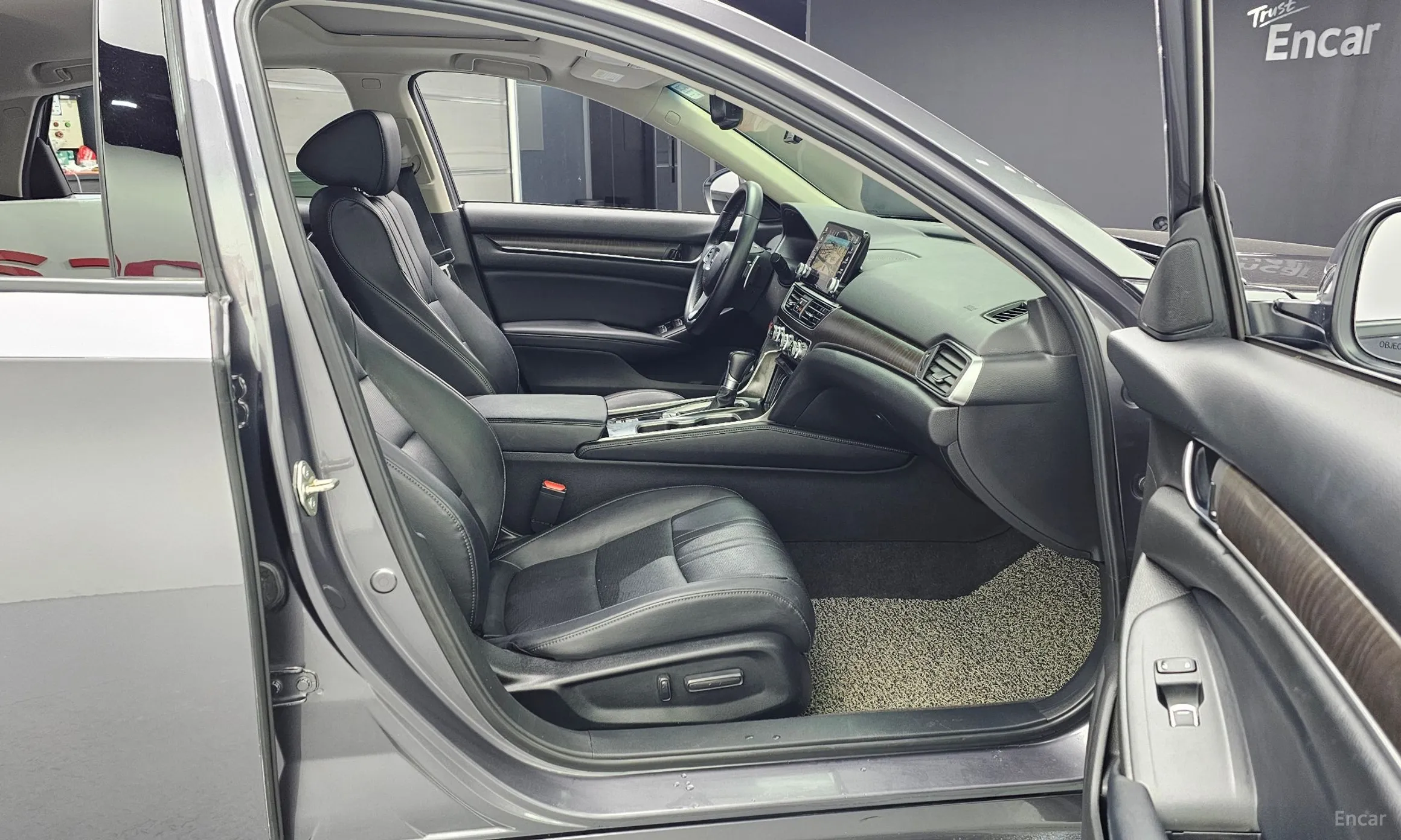 Honda Accord 10th Generation превью 11