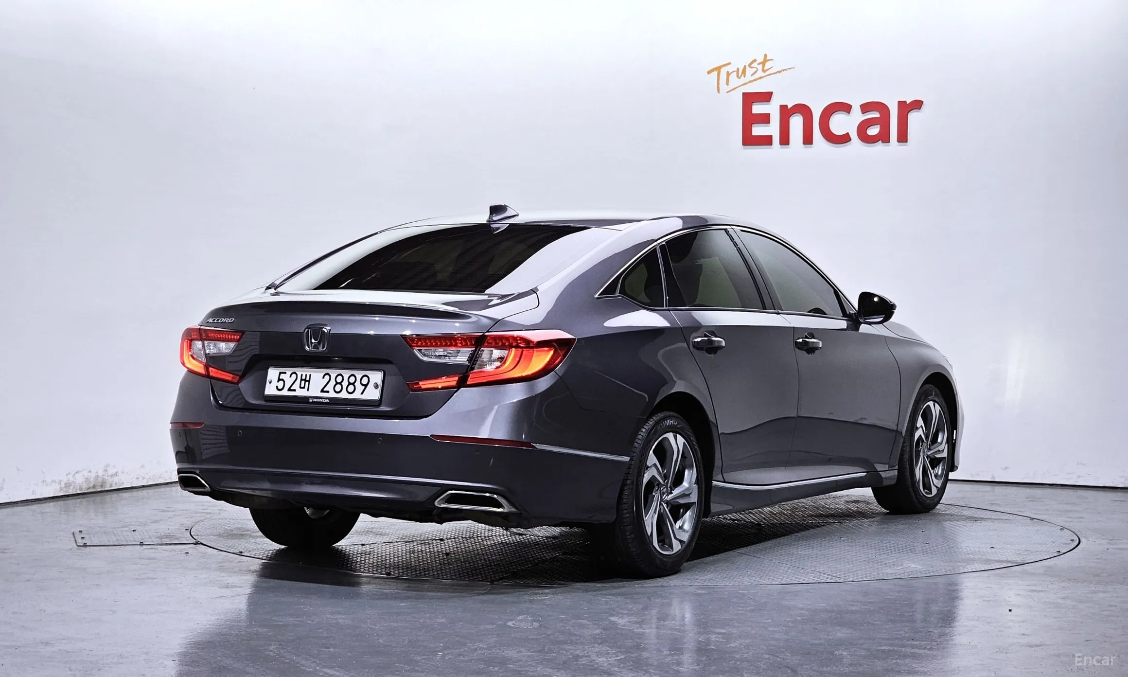 Honda Accord 10th Generation превью 2