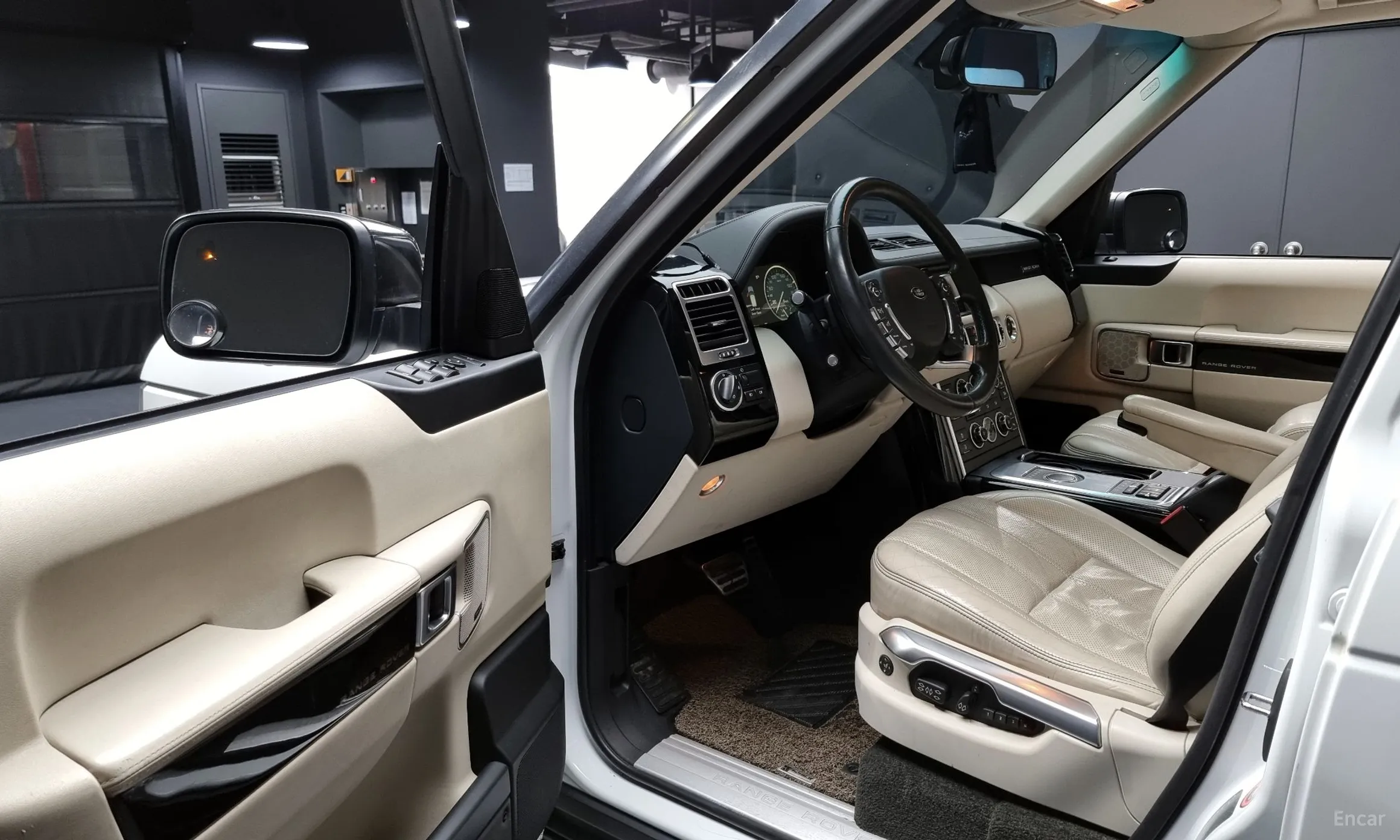 Land Rover Range Rover превью 10