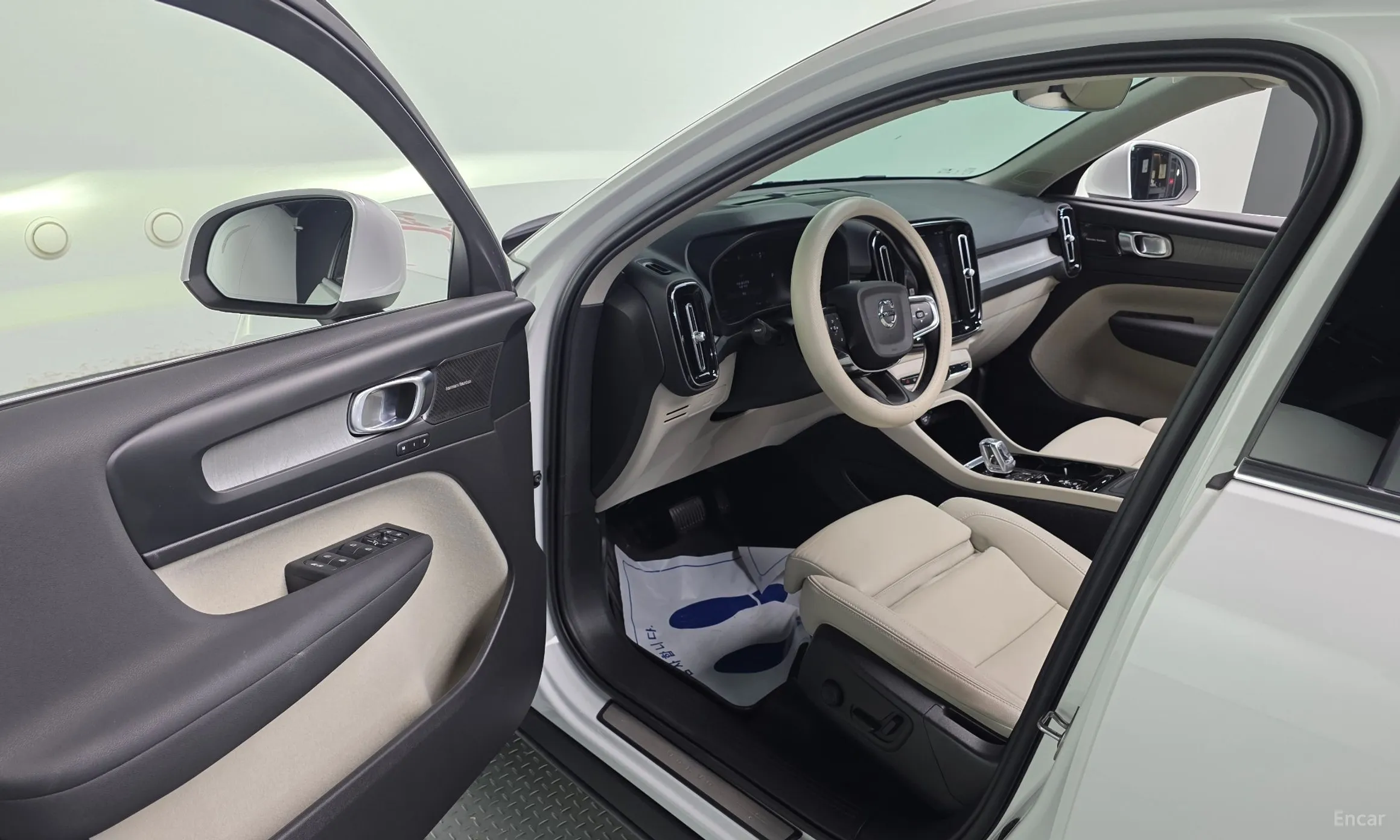 Volvo XC40 превью 11