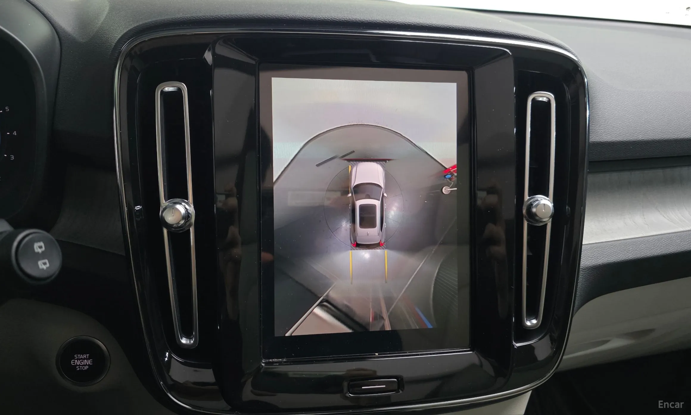 Volvo XC40 превью 15