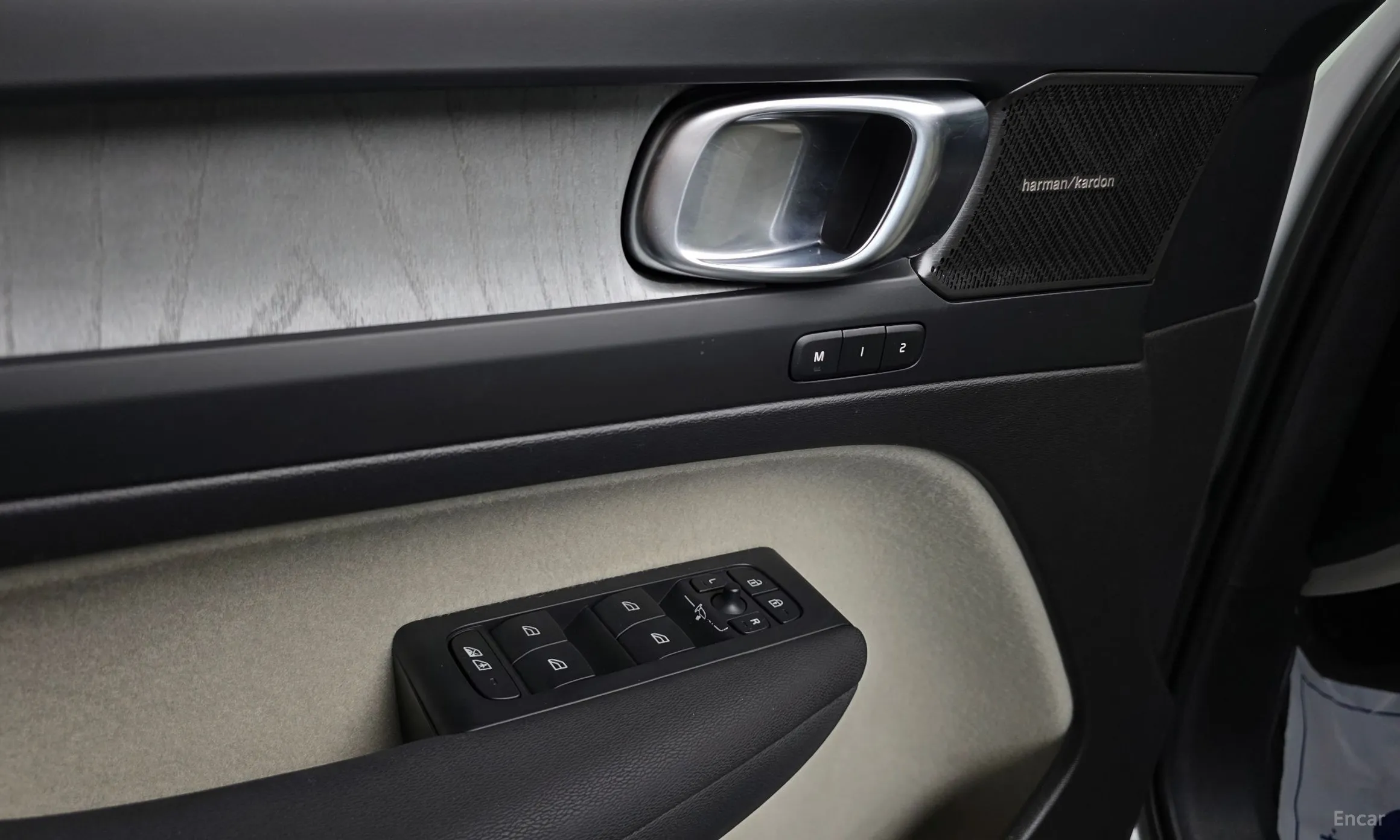 Volvo XC40 превью 17