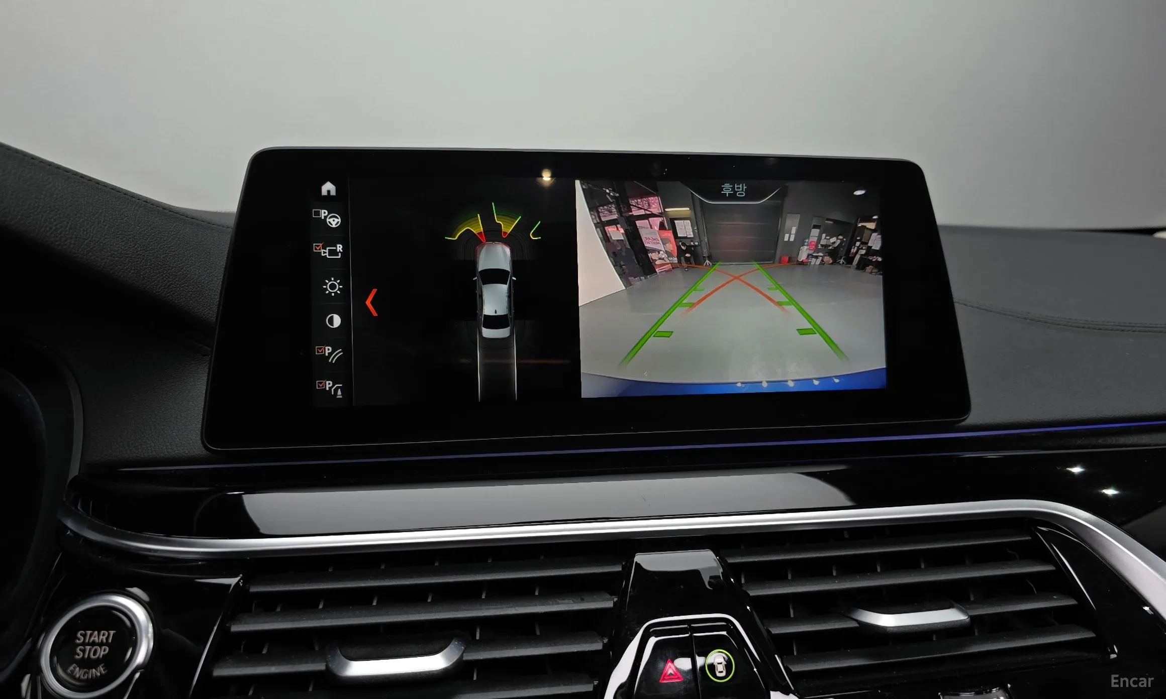 BMW 5 Series (G30) превью 15