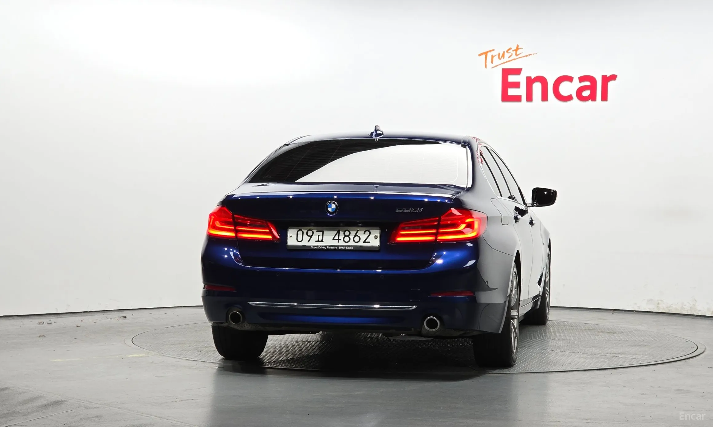 BMW 5 Series (G30) превью 4