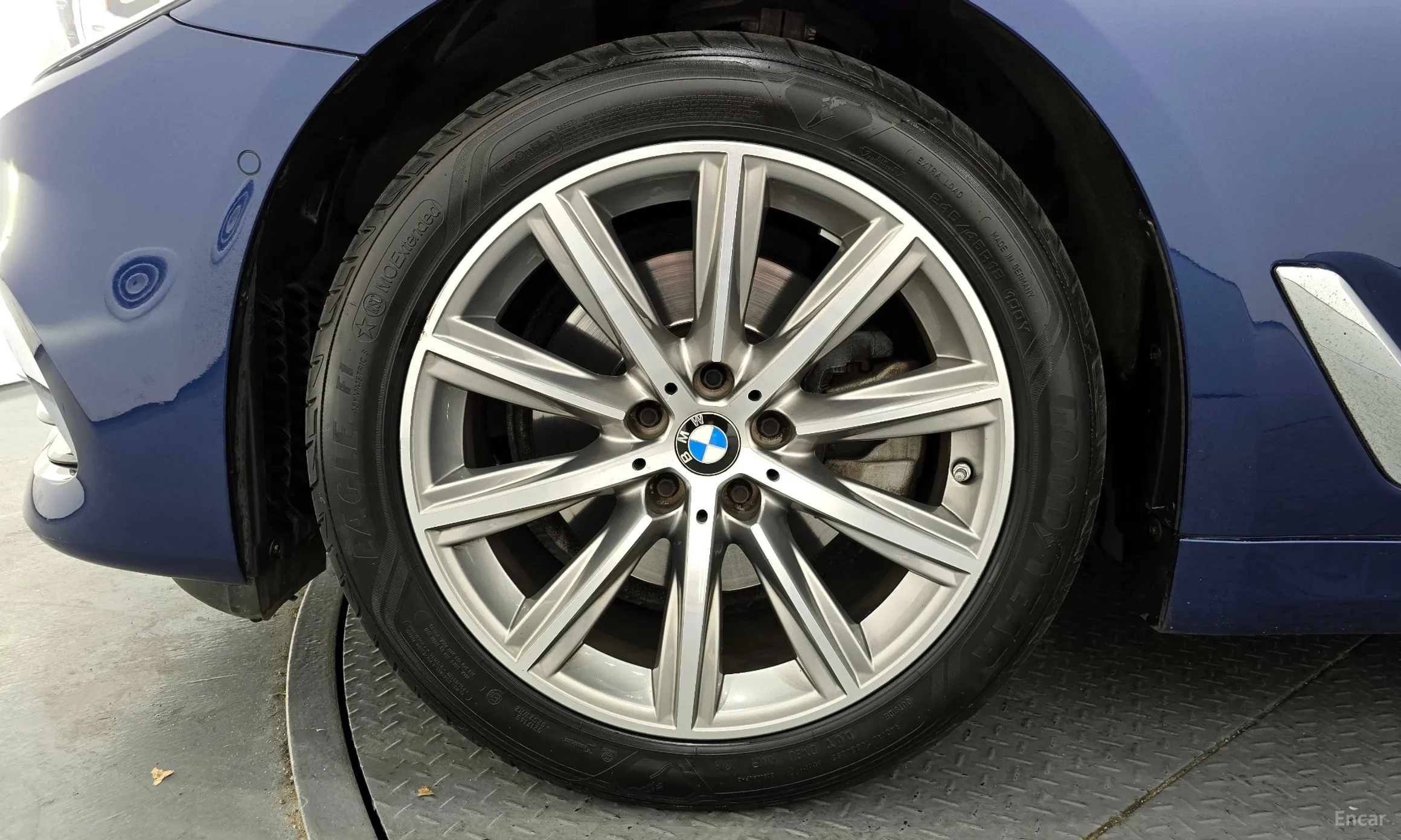 BMW 5 Series (G30) превью 5
