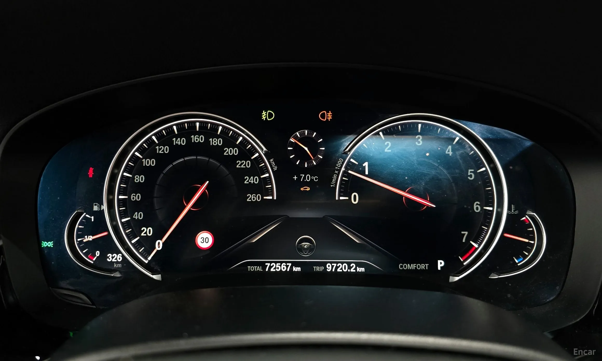 BMW 5 Series (G30) превью 8
