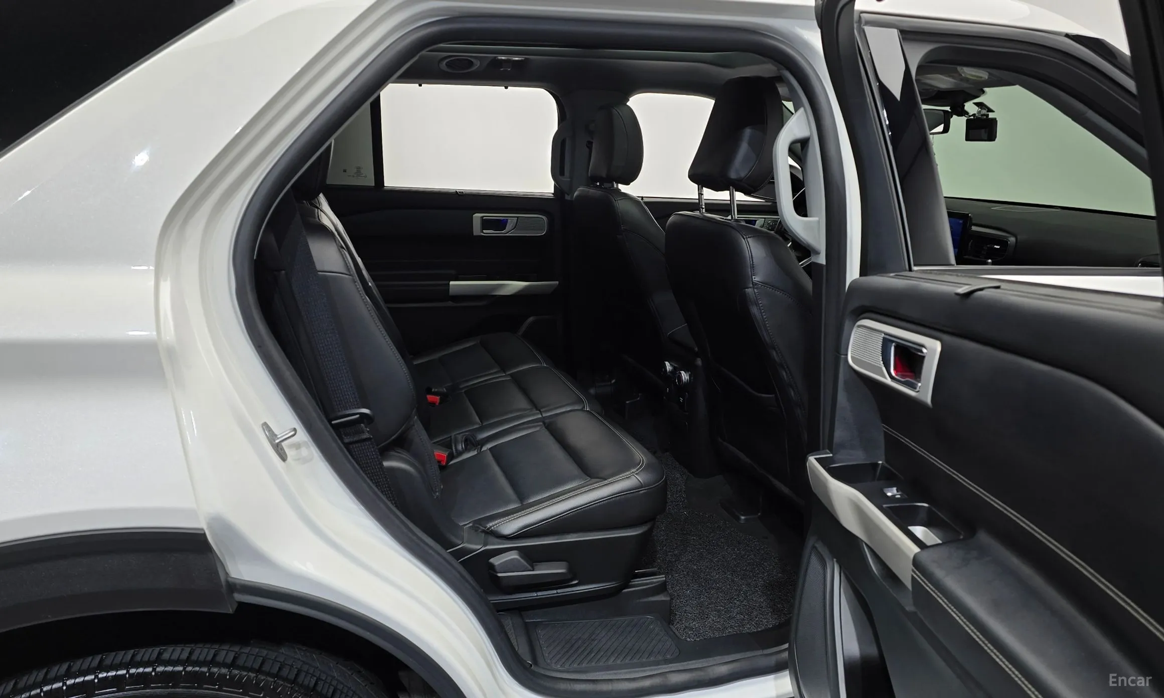 Ford Explorer 6th Generation превью 12