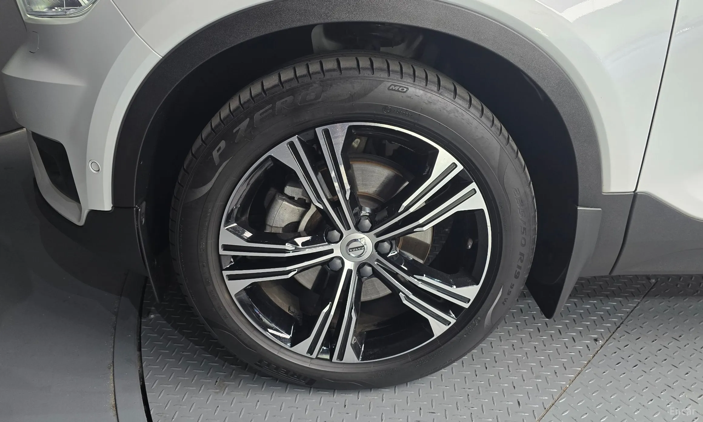 Volvo XC40 превью 5