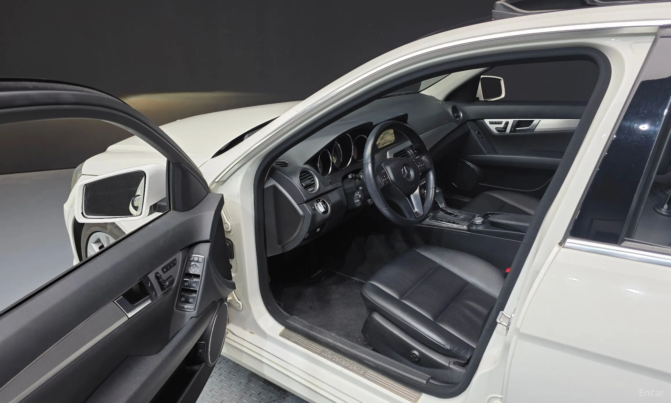 Mercedes Benz C-Class W204 превью 10
