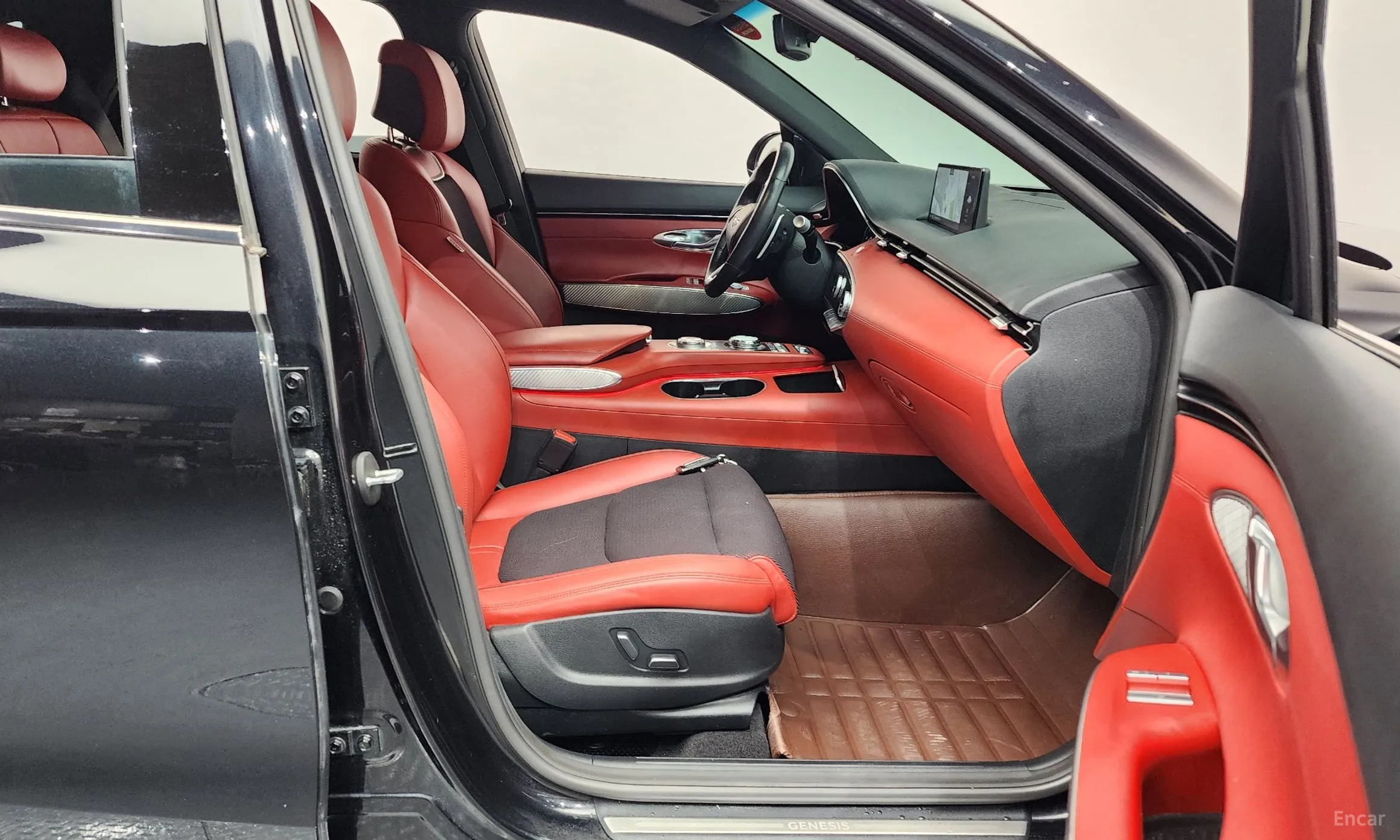 Genesis GV70 превью 11