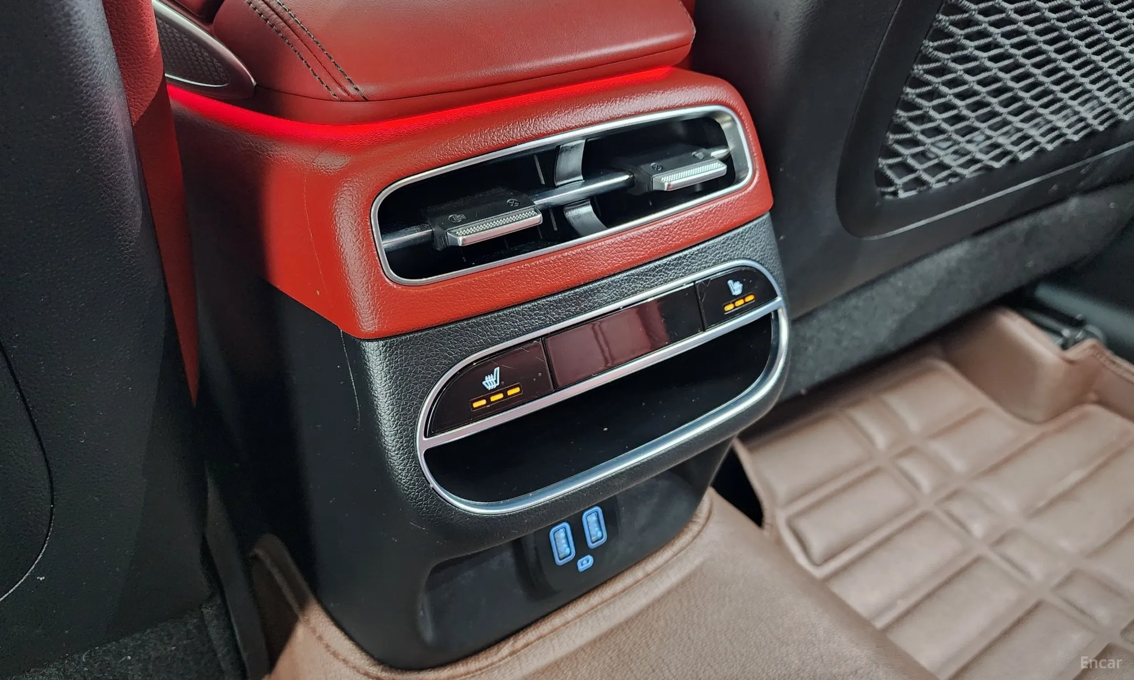 Genesis GV70 превью 18