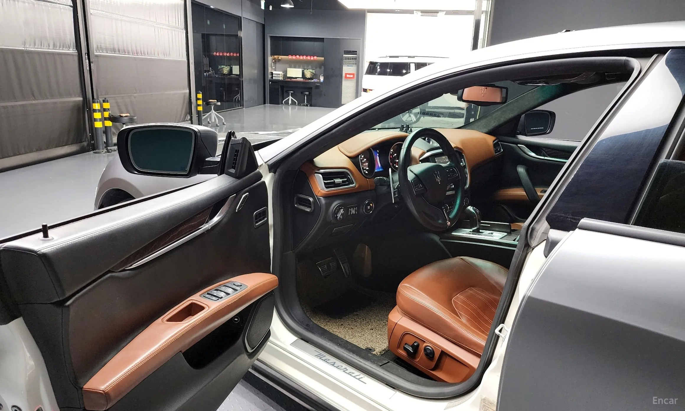 Maserati Ghibli превью 10