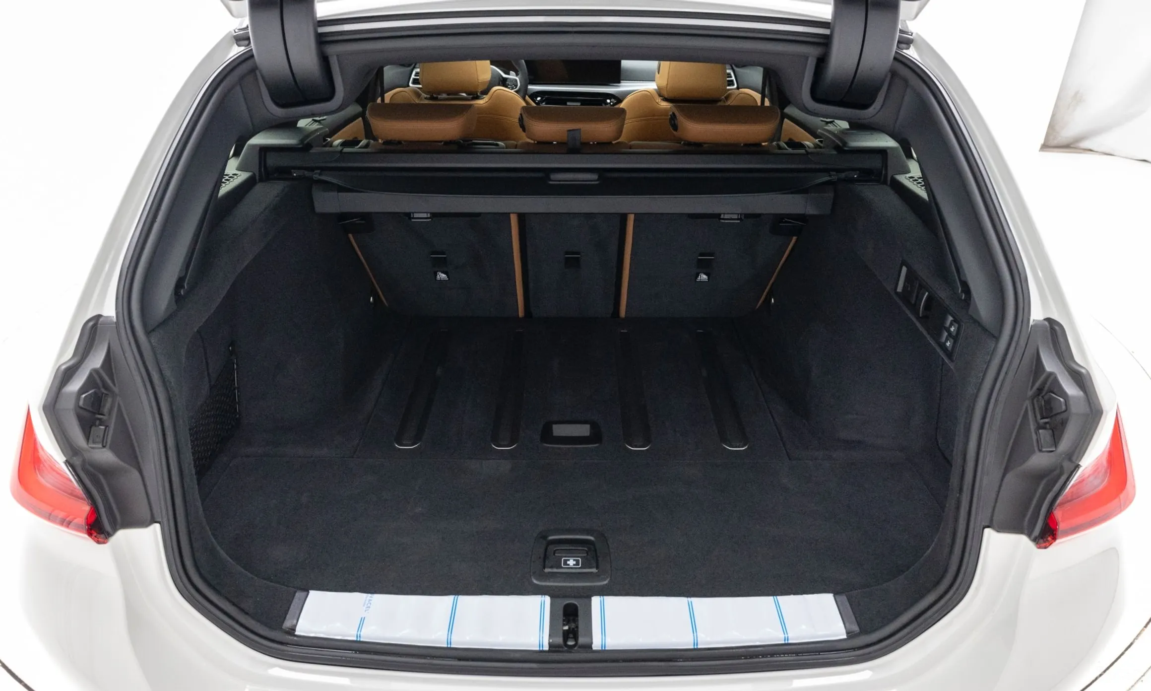 BMW 3 Series (G20) превью 8