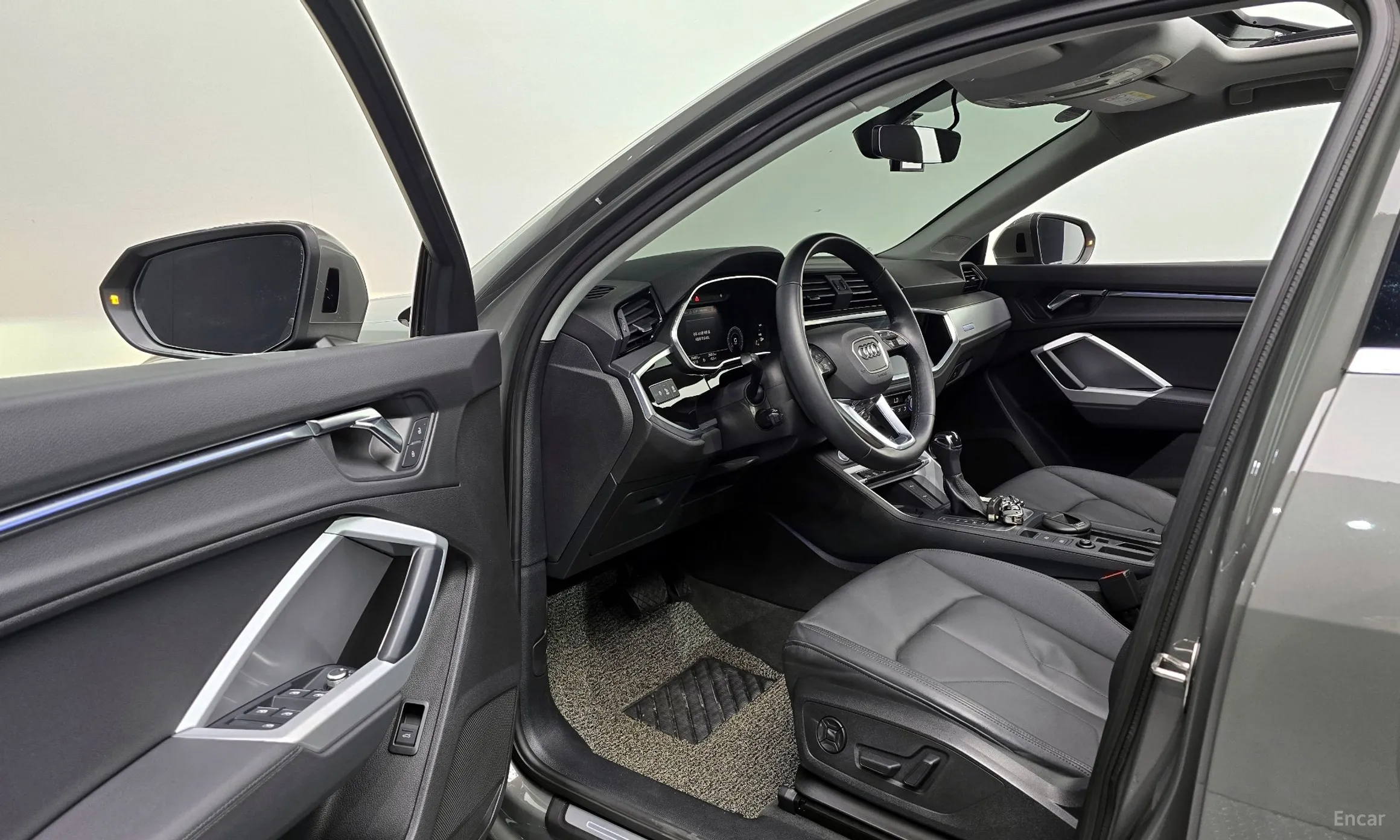 Audi Q3 (F3) превью 11