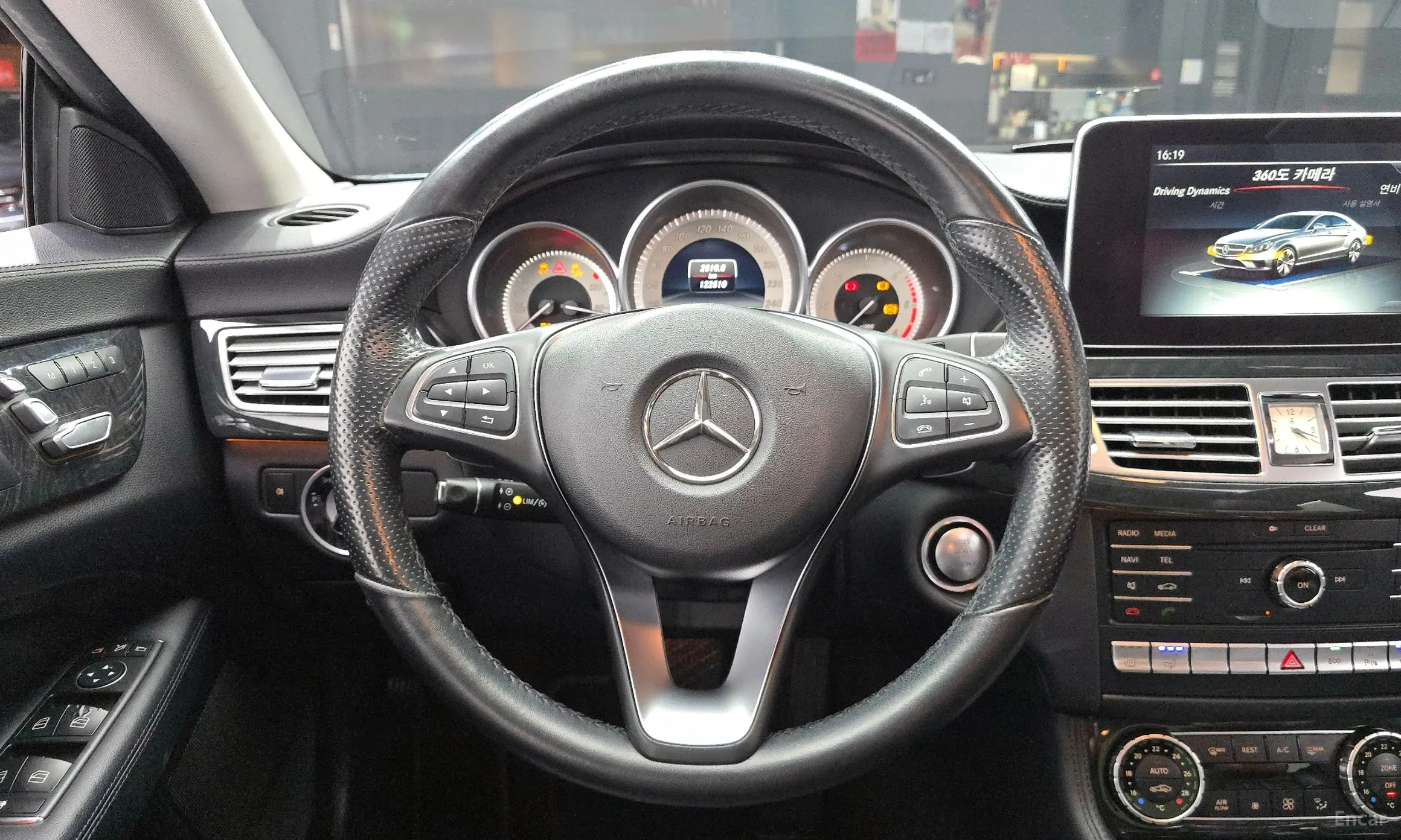 Mercedes Benz CLS-Class W218 превью 13