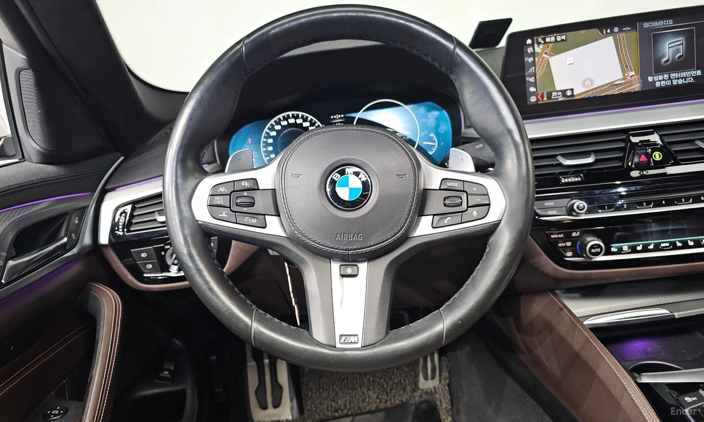 BMW 5 Series (G30) превью 13