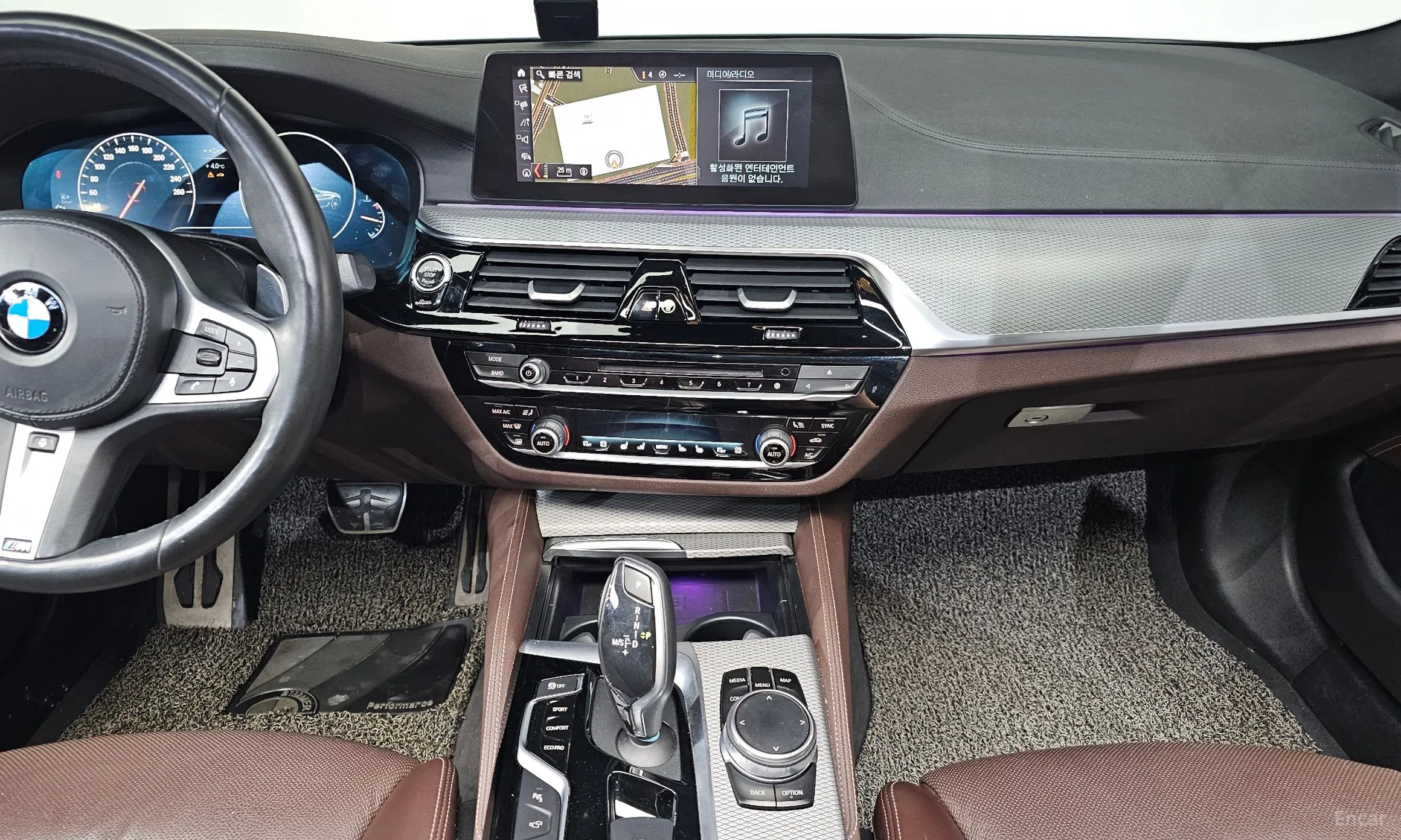 BMW 5 Series (G30) превью 14