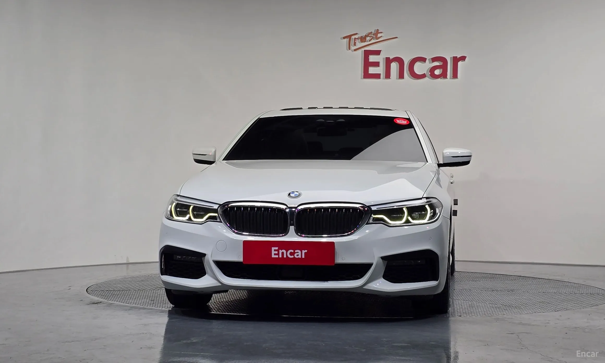 BMW 5 Series (G30) превью 3