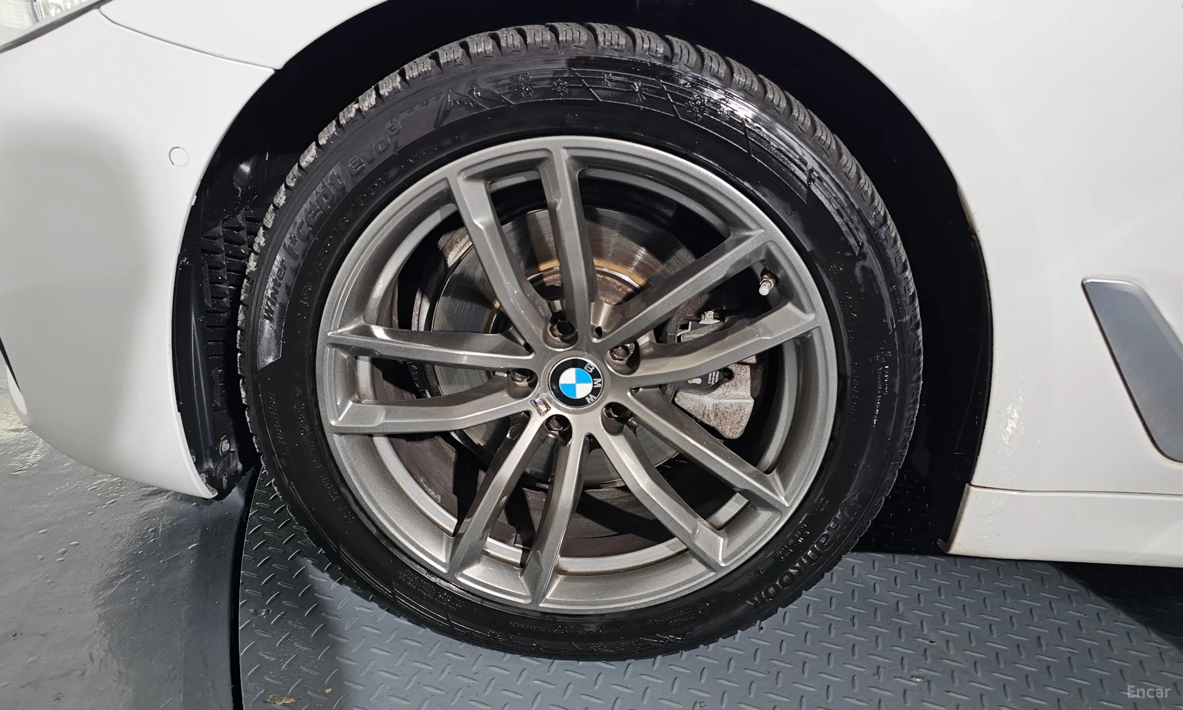 BMW 5 Series (G30) превью 5