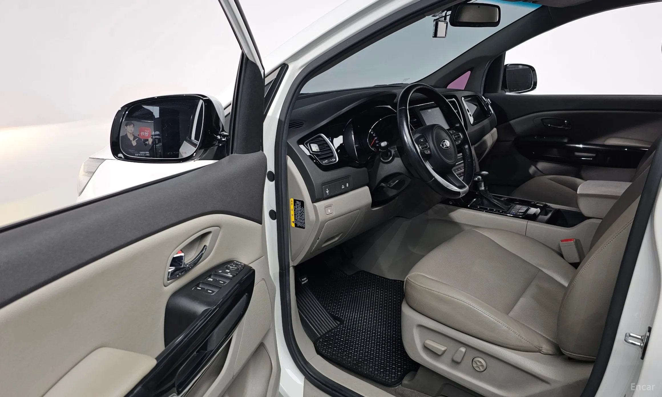 Kia Carnival превью 11