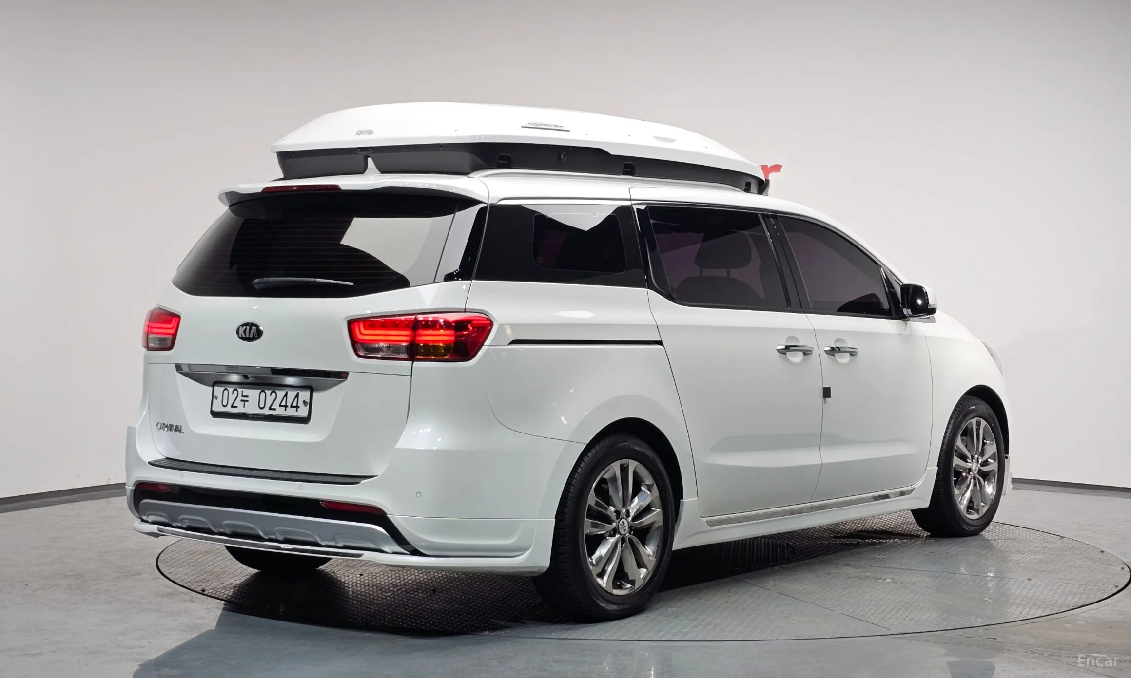 Kia Carnival превью 2
