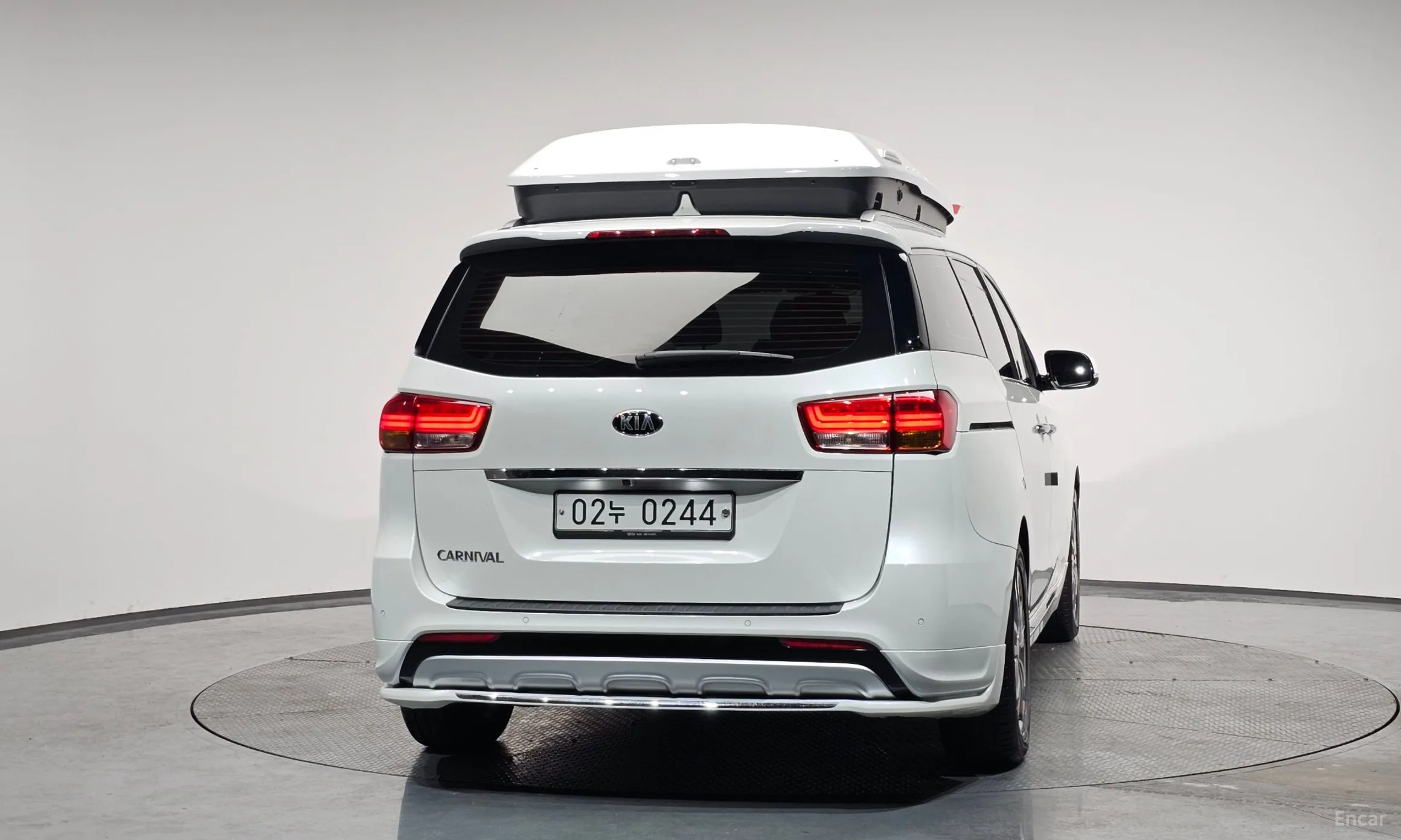 Kia Carnival превью 4