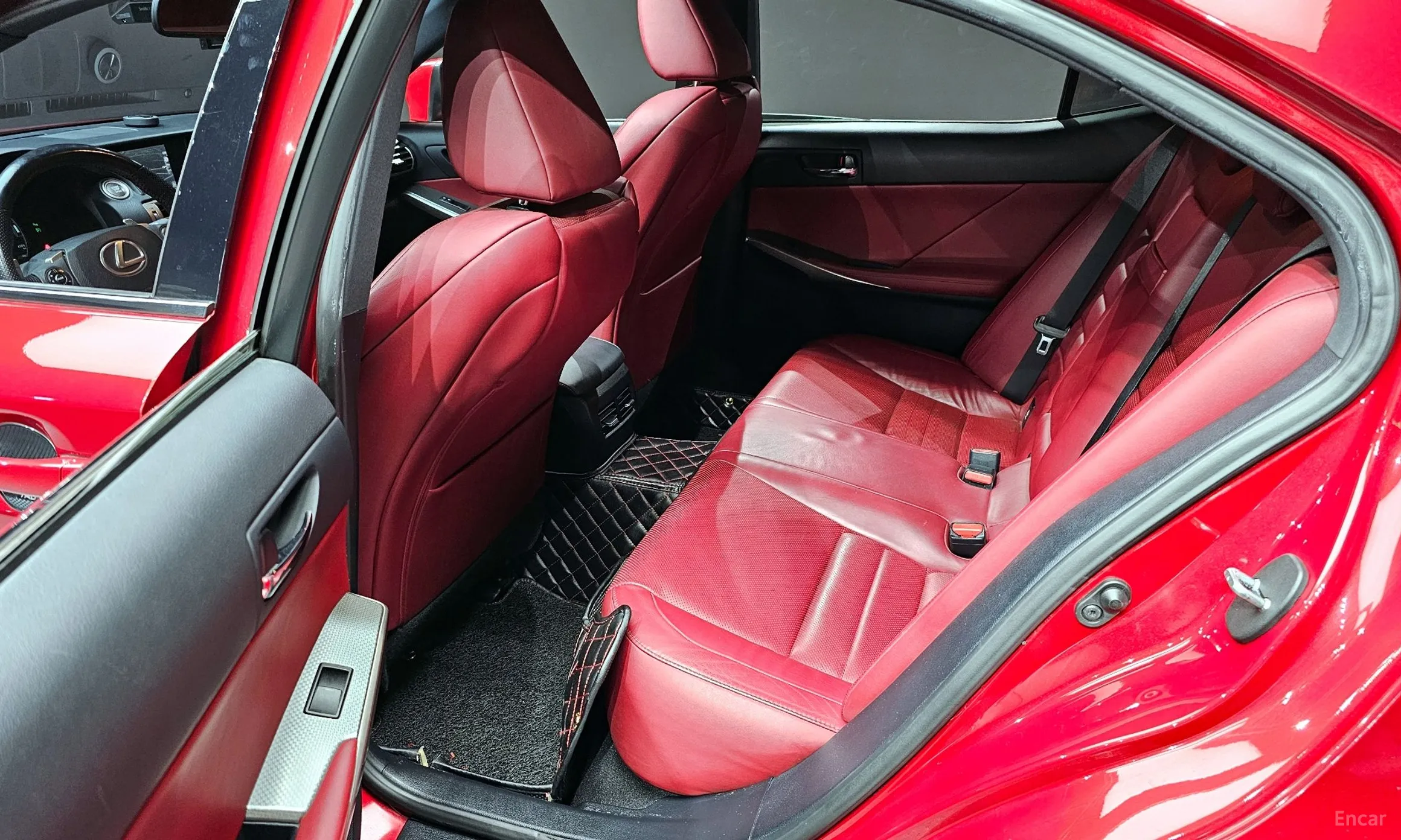Lexus New IS200t превью 12