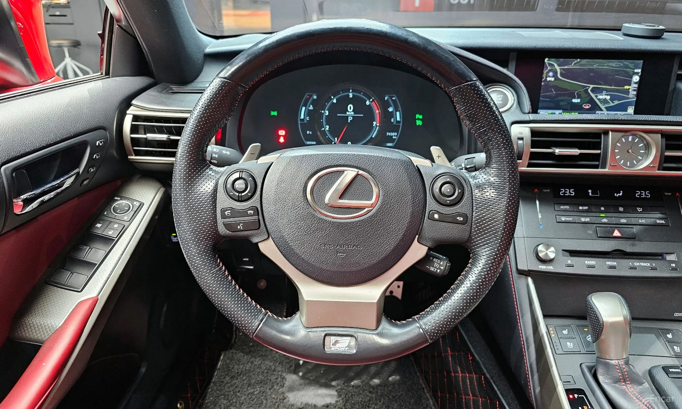 Lexus New IS200t превью 13
