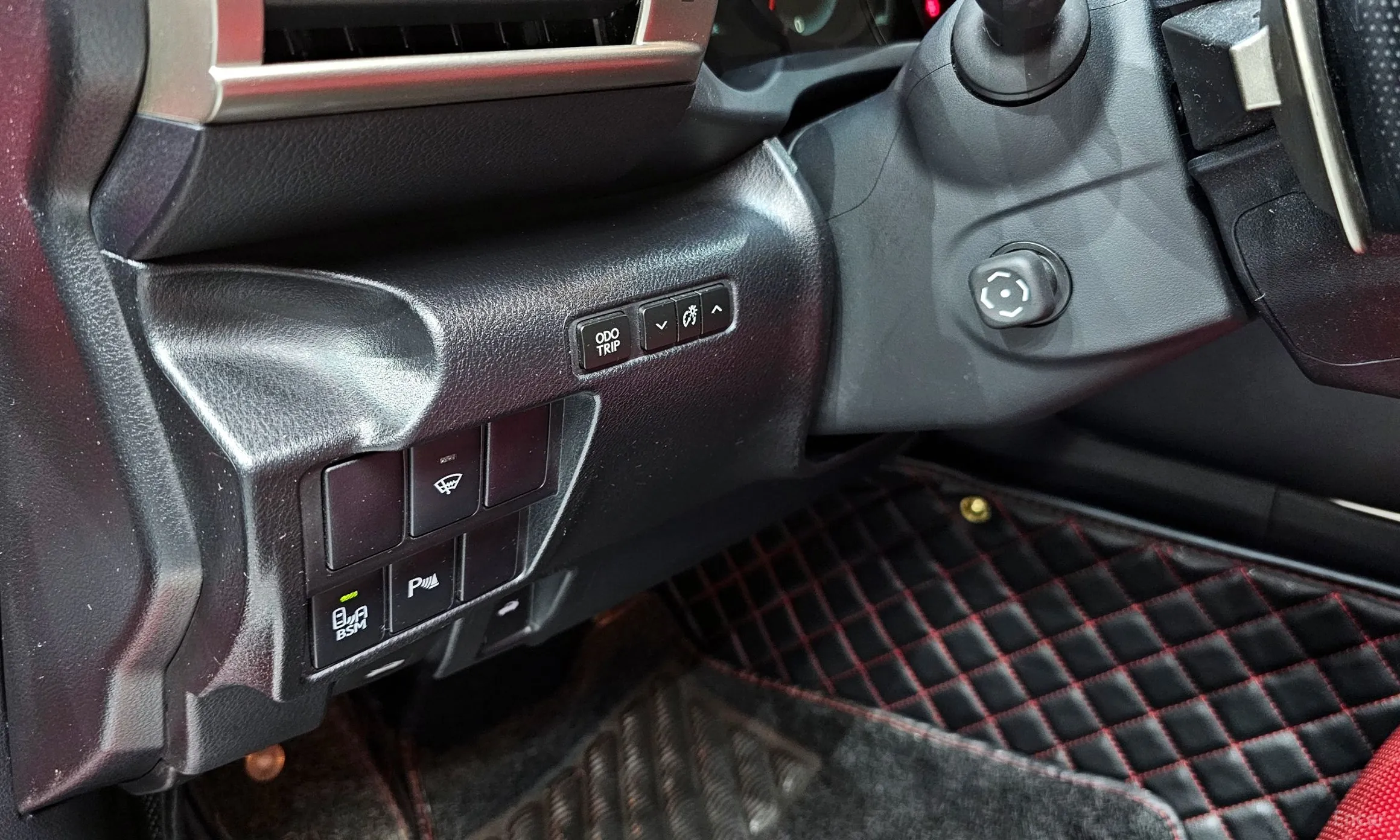 Lexus New IS200t превью 17