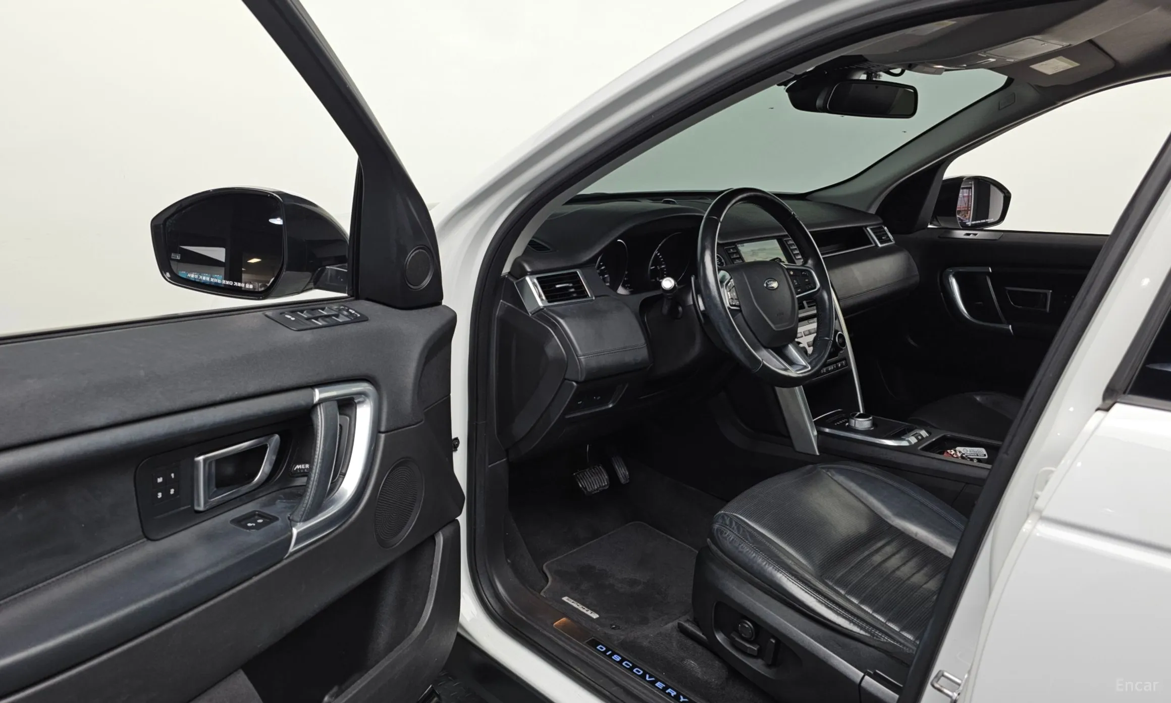 Land Rover Discovery Sports превью 10