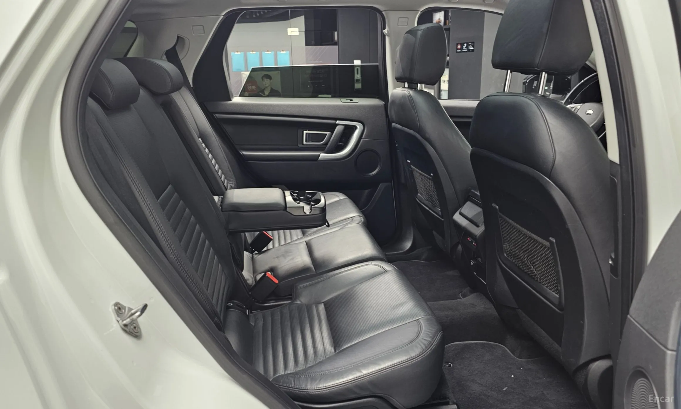 Land Rover Discovery Sports превью 12