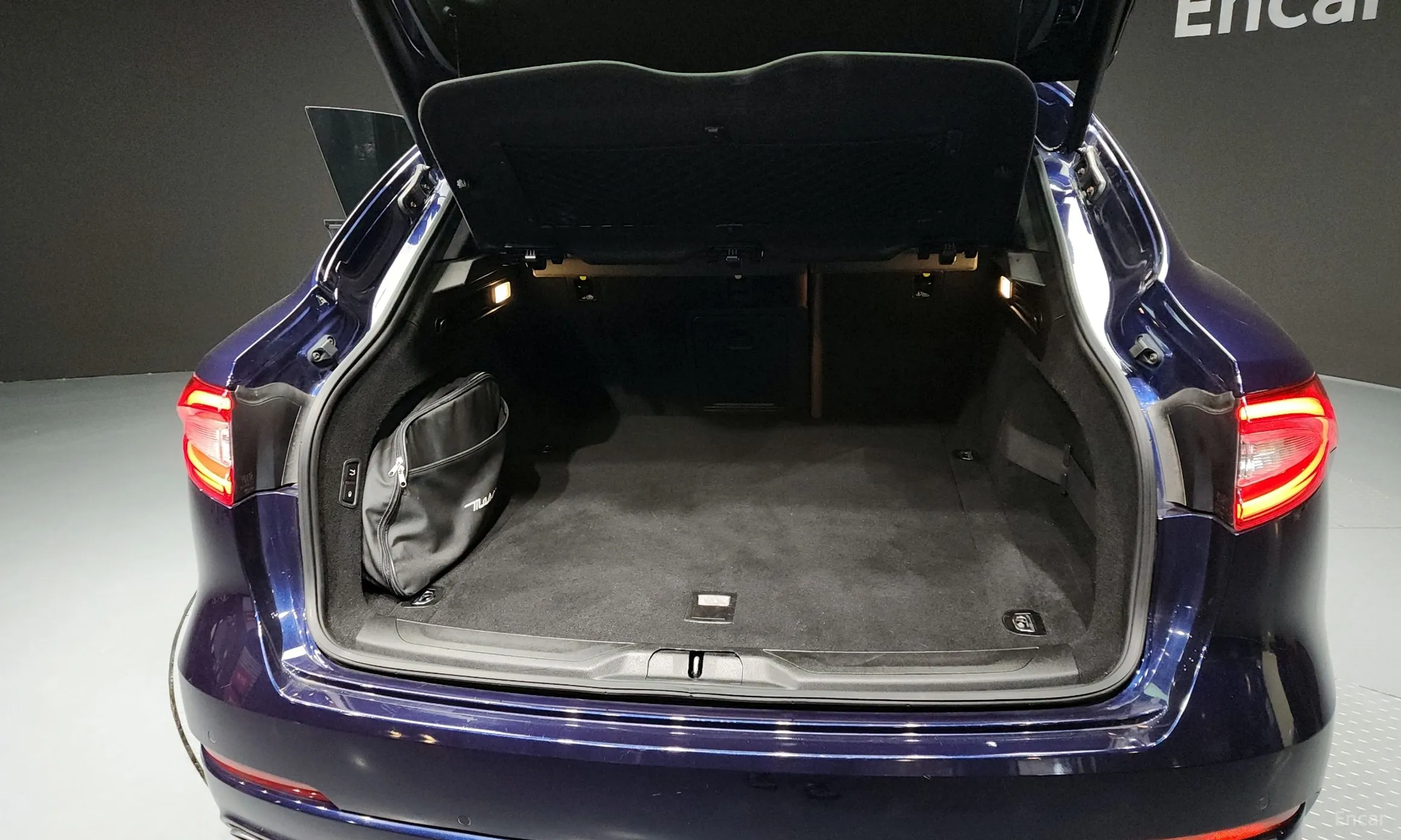 Maserati Levante превью 20