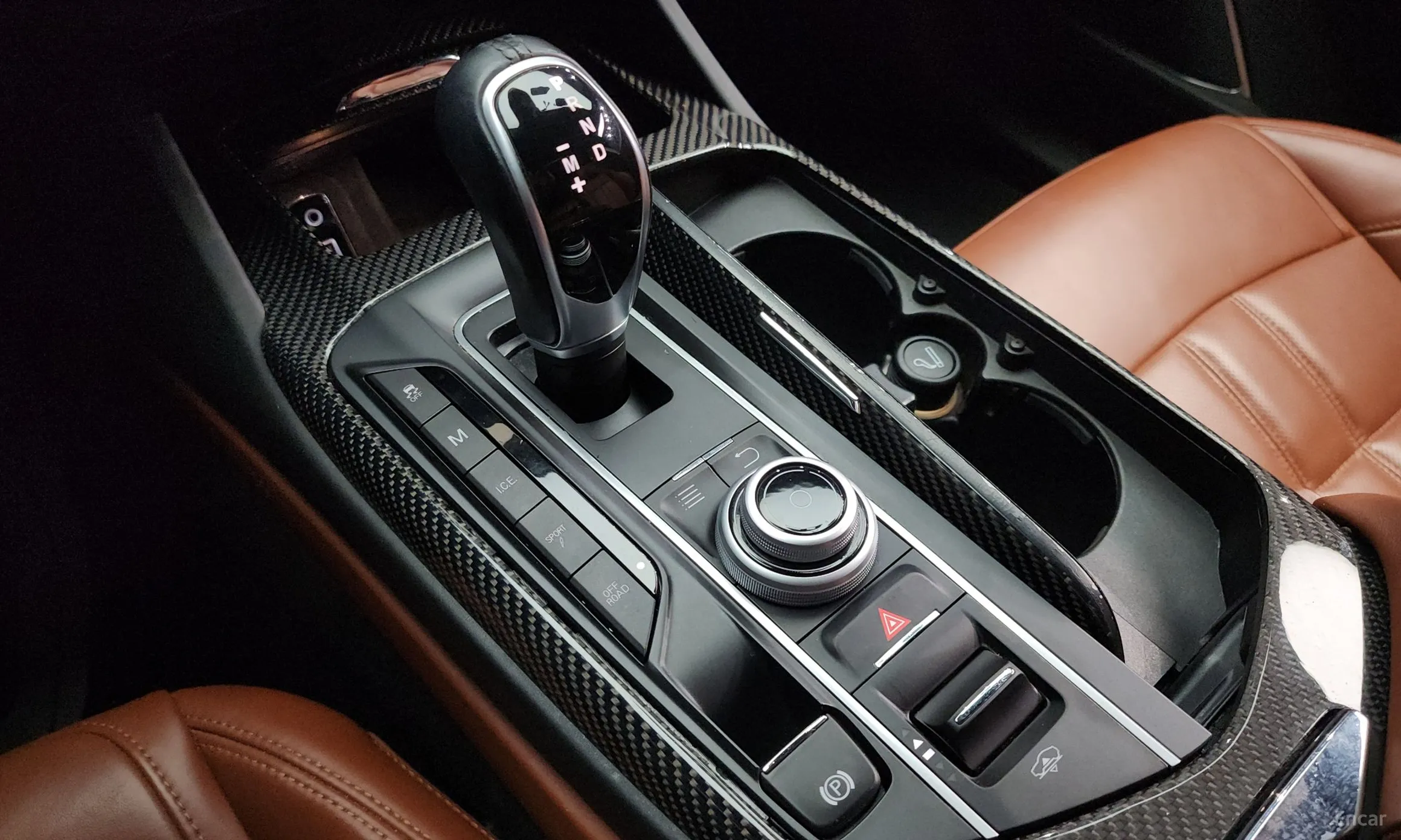 Maserati Levante превью 9