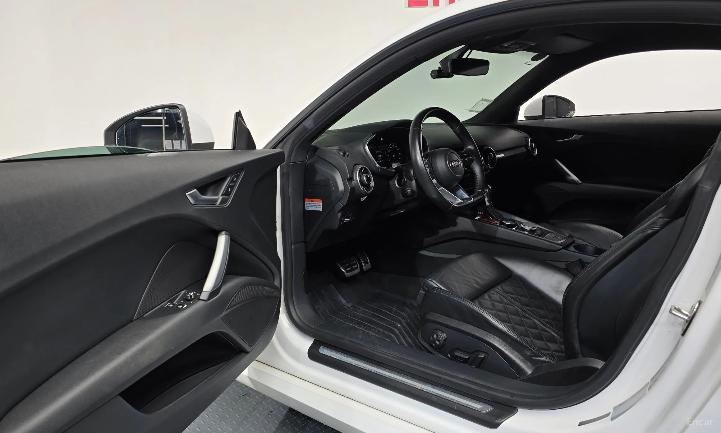 Audi TT (8S) превью 10