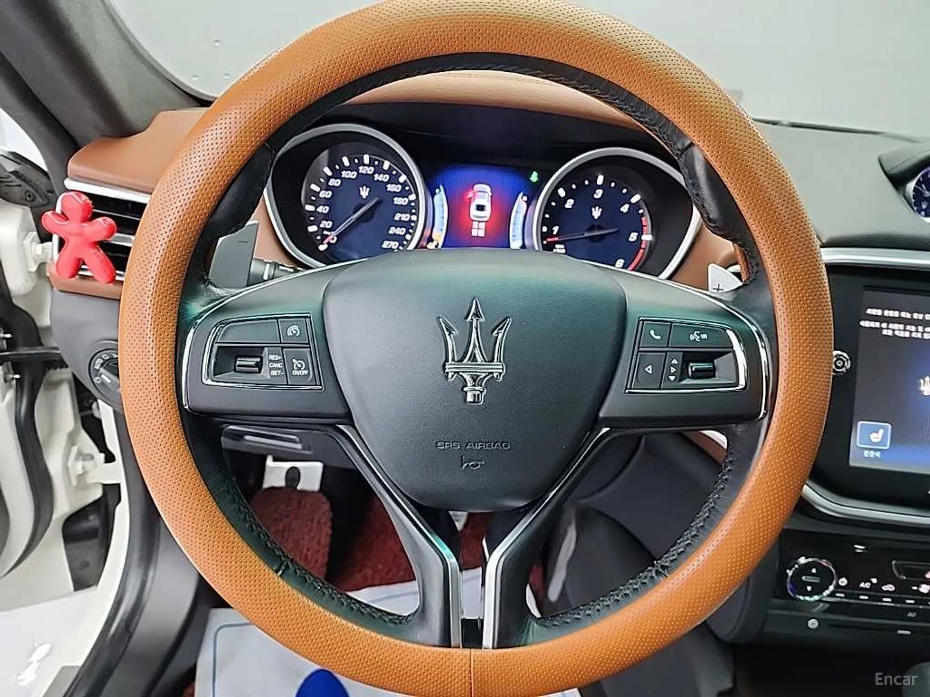 Maserati Ghibli превью 9