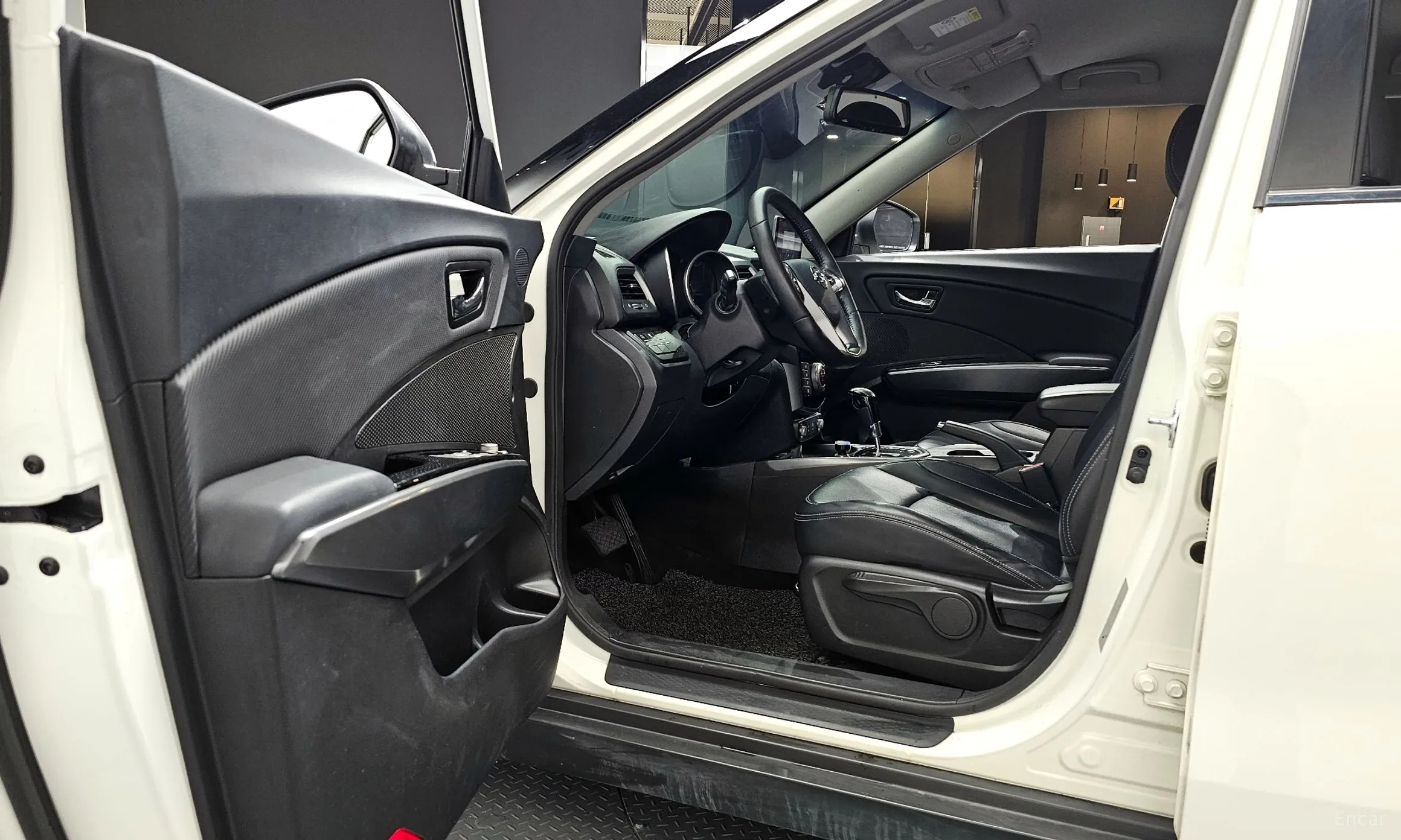 KG Mobility (SsangYong) Tivoli Armor превью 10