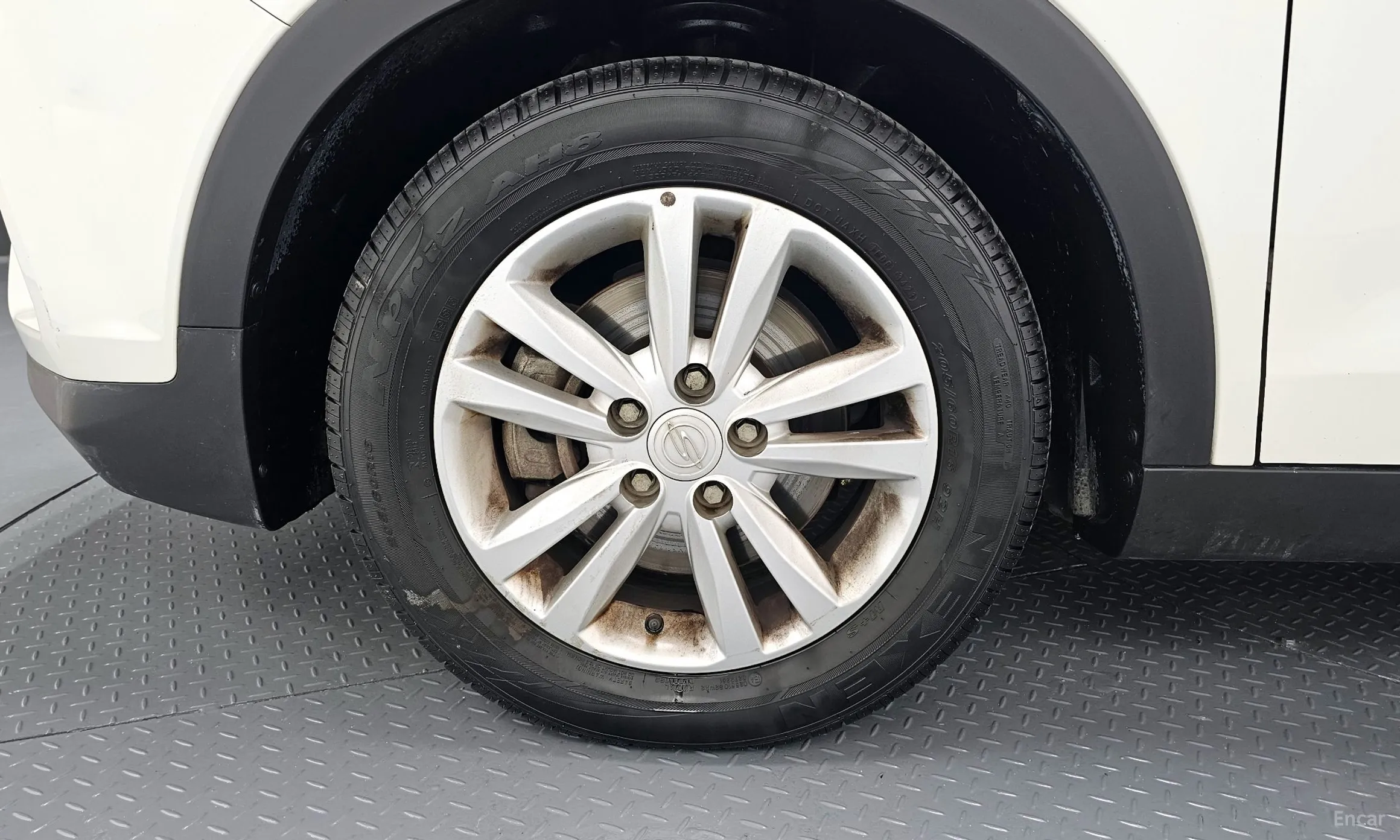 KG Mobility (SsangYong) Tivoli Armor превью 5