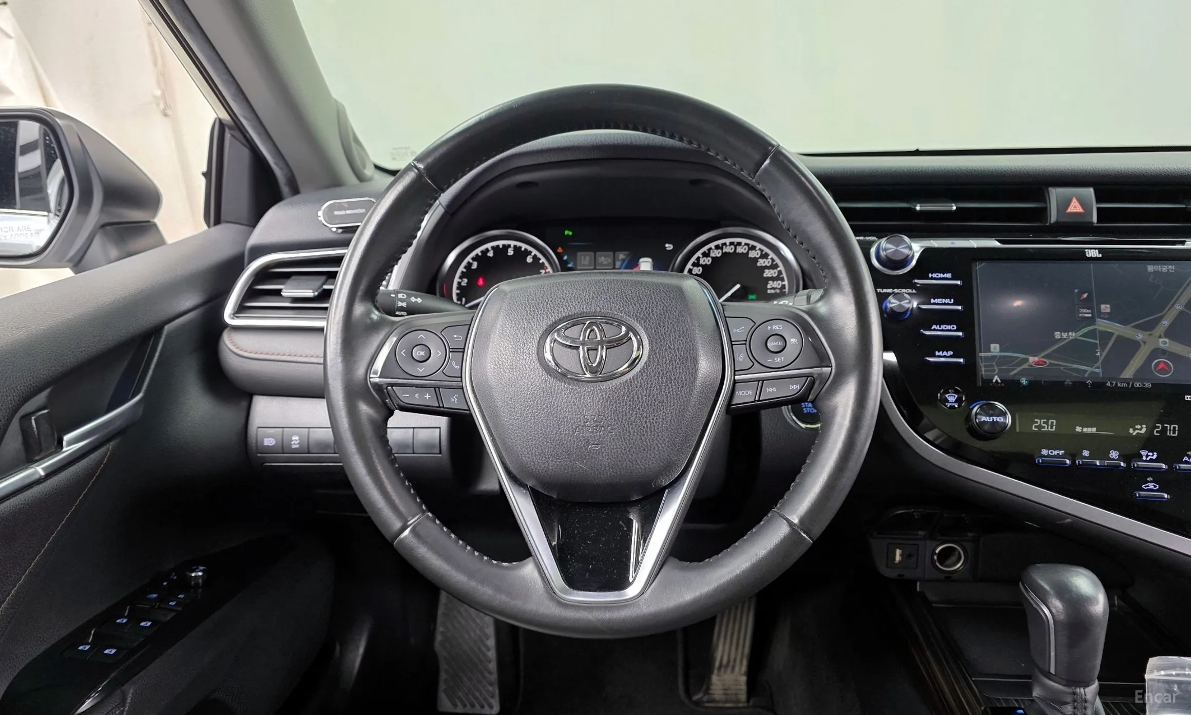 Toyota Camry (XV70) превью 13