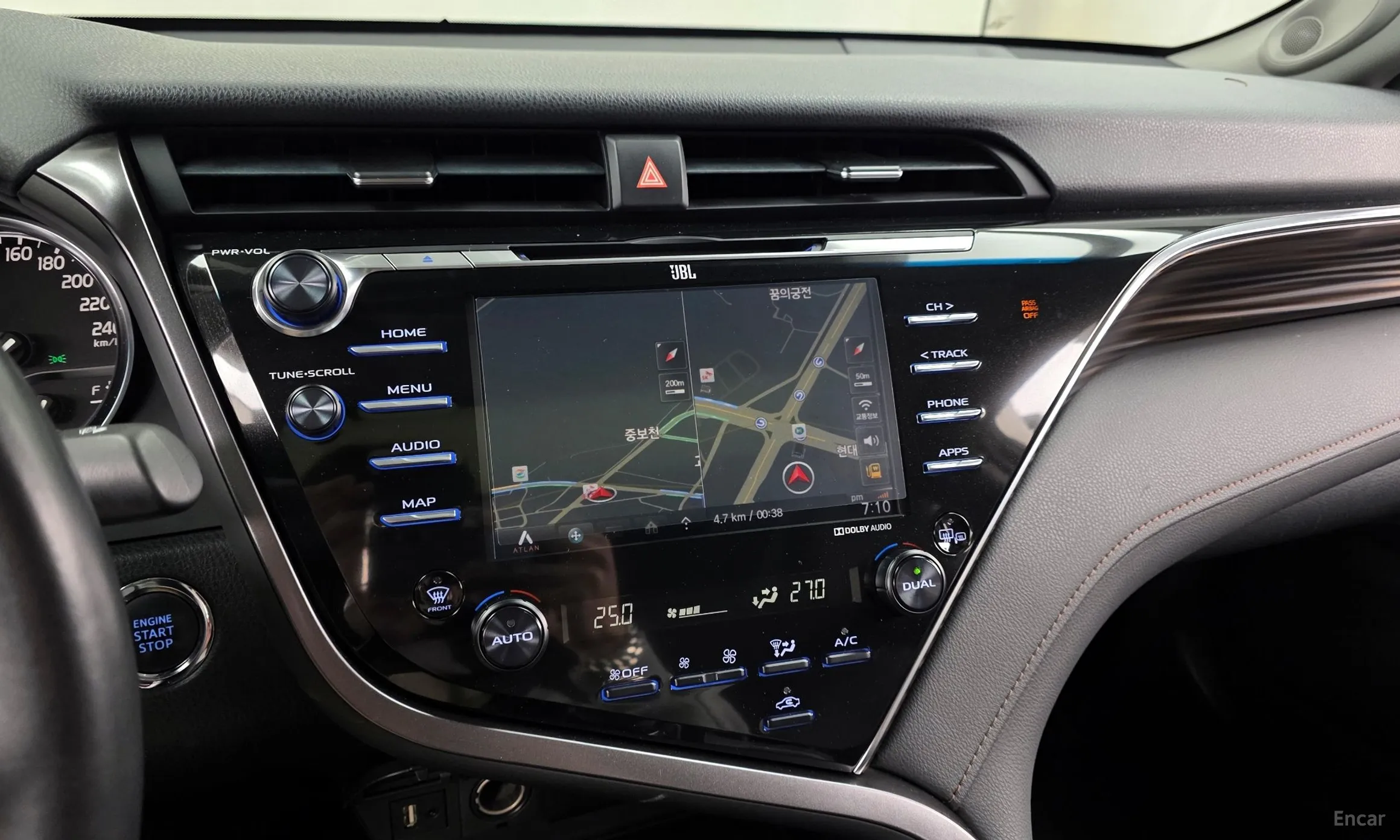 Toyota Camry (XV70) превью 14