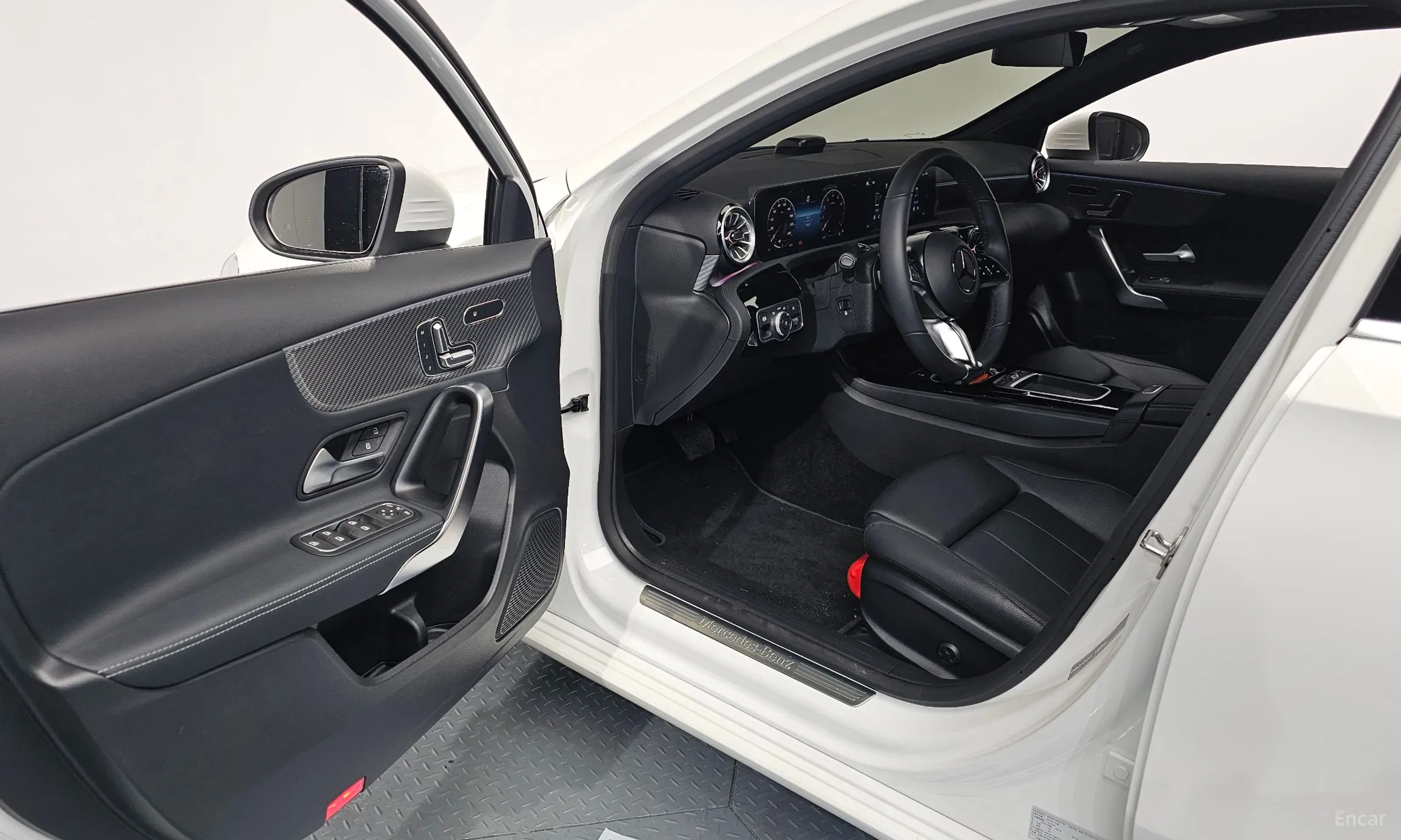 Mercedes Benz A-Class W177 превью 10