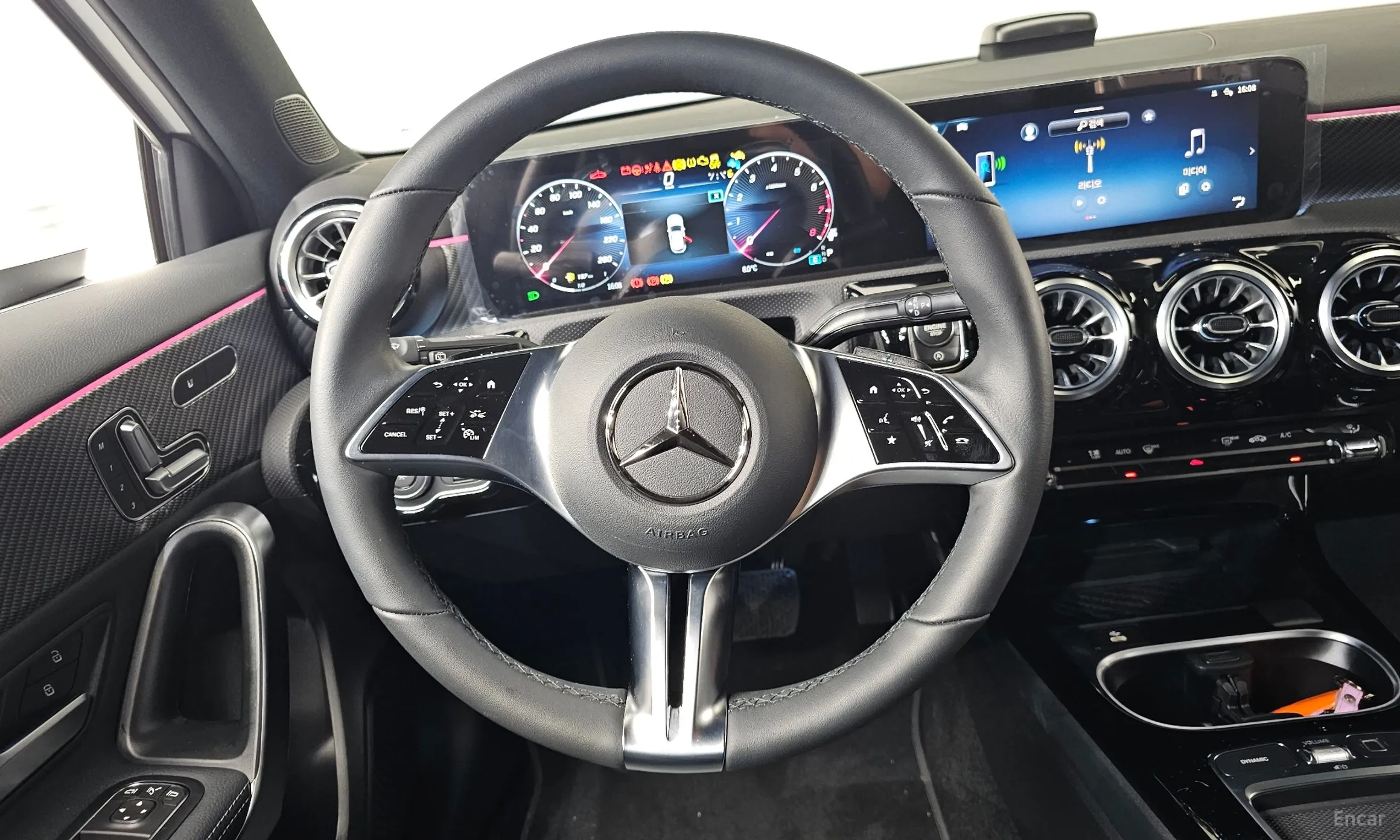 Mercedes Benz A-Class W177 превью 13