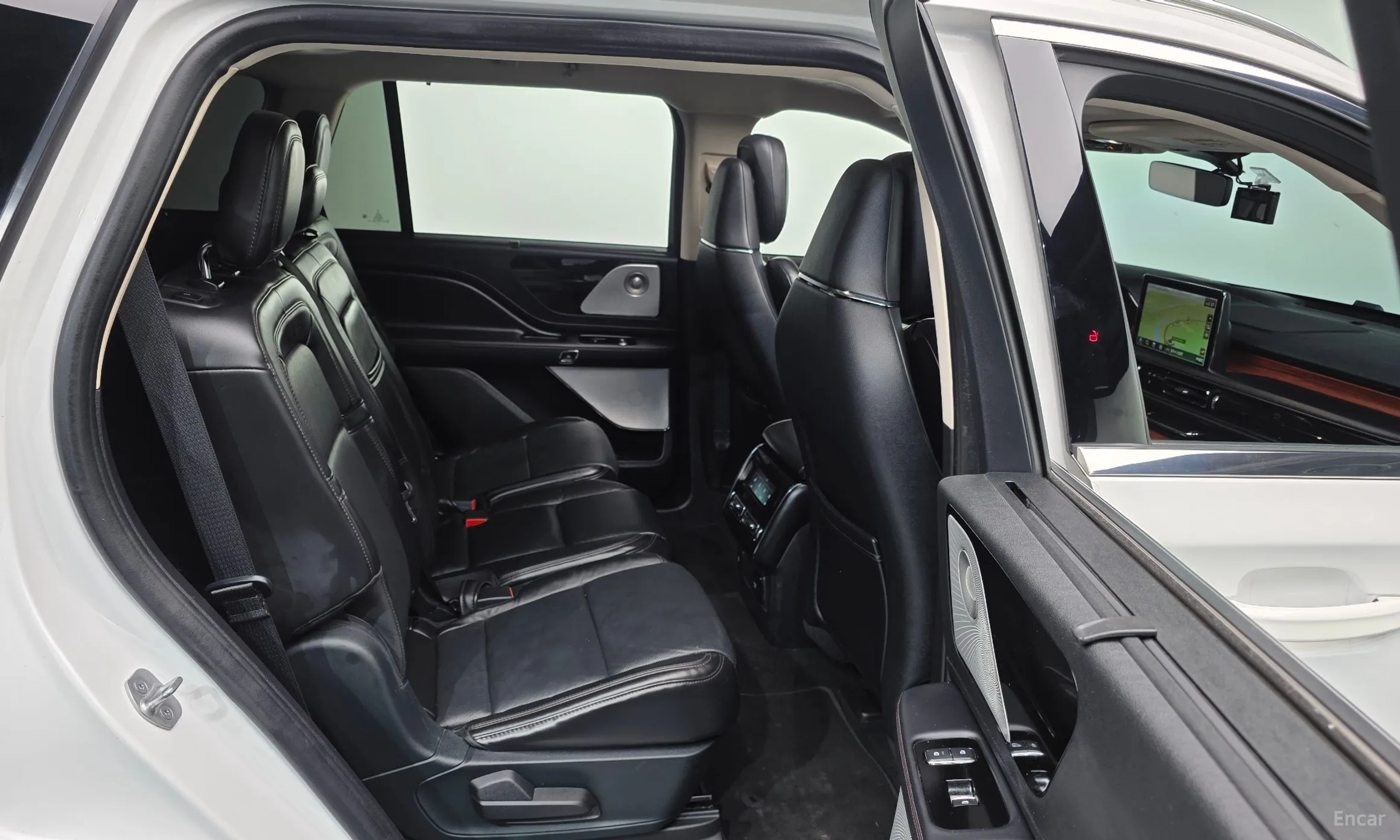 Lincoln Aviator 2nd Generation превью 12