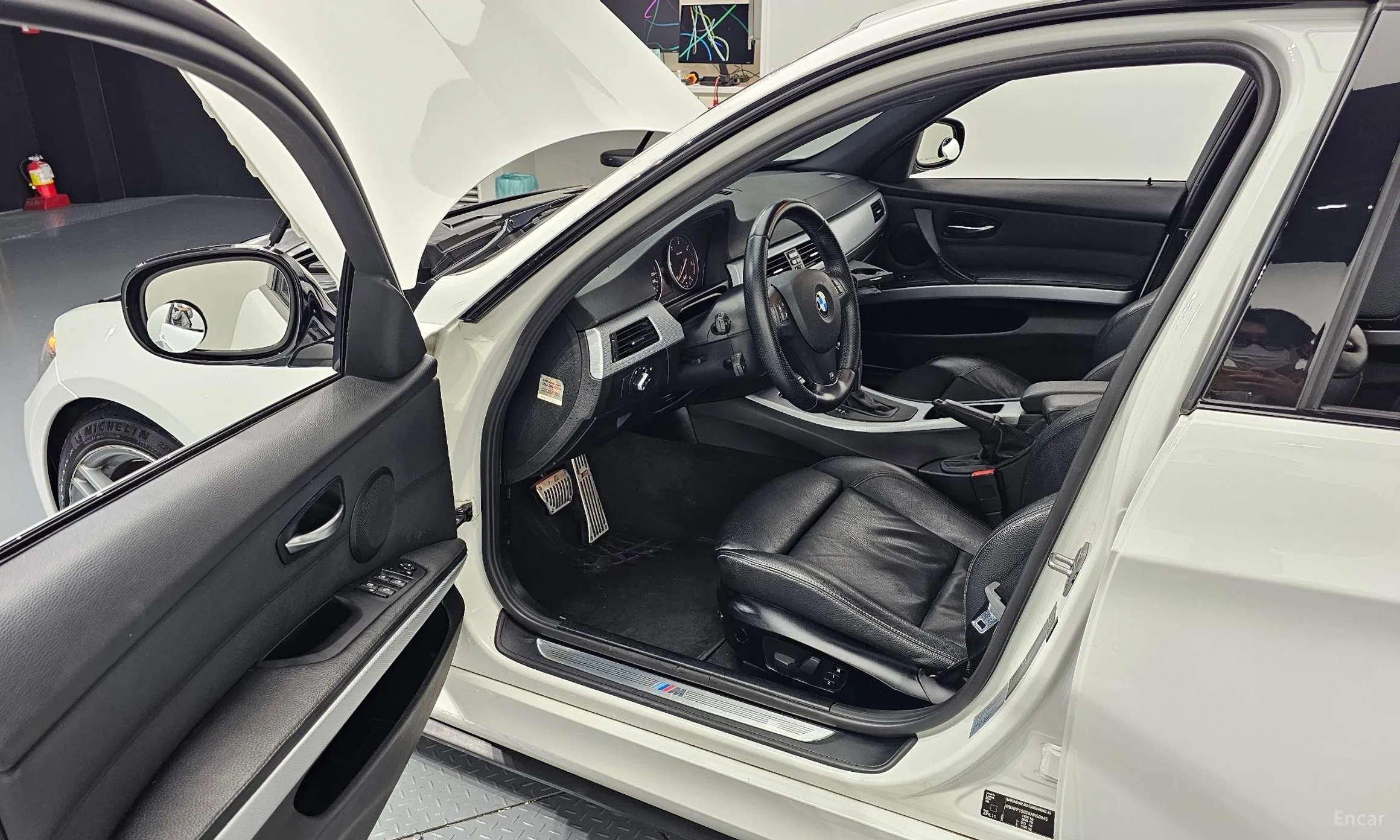 BMW 3 Series (E90) превью 10