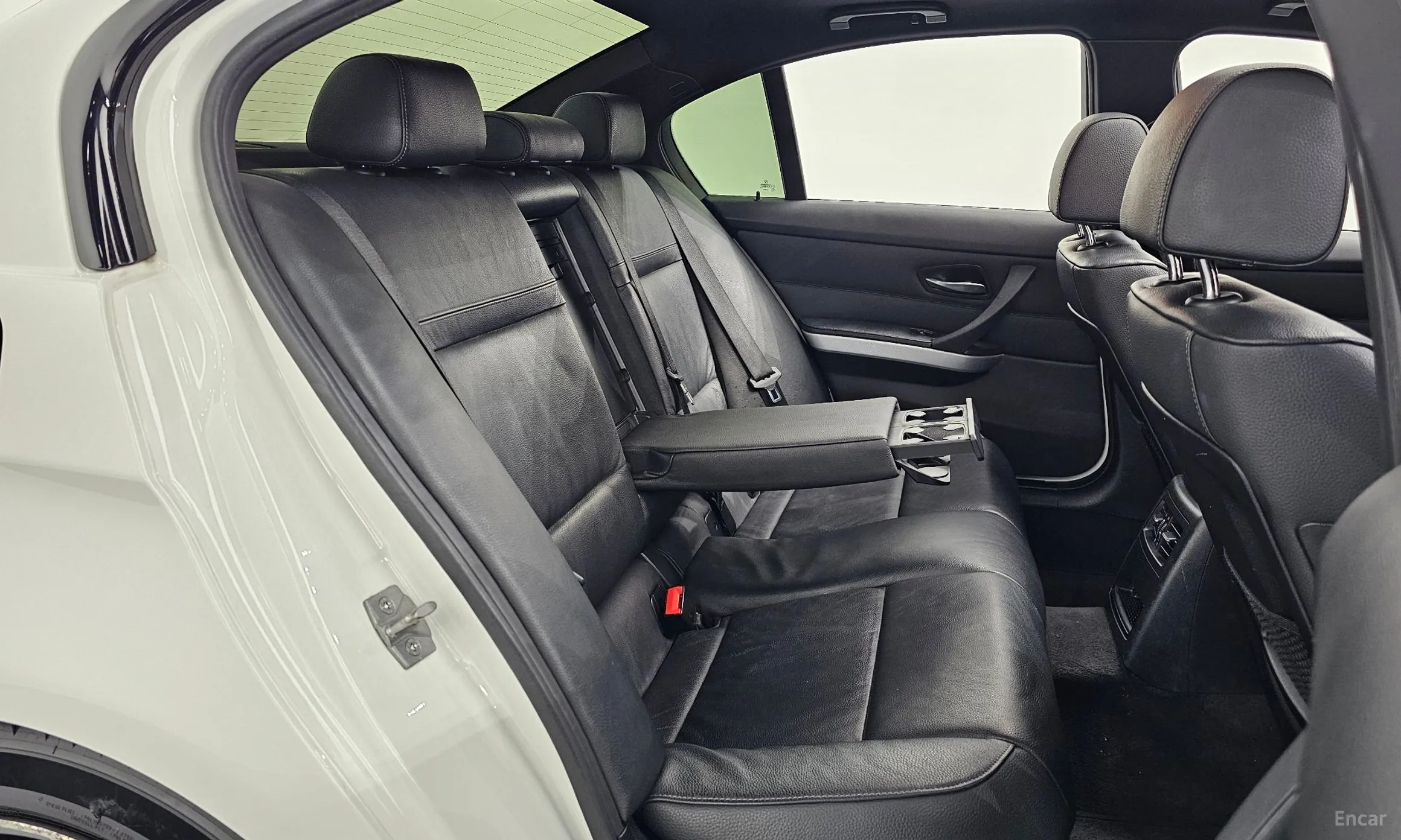 BMW 3 Series (E90) превью 12