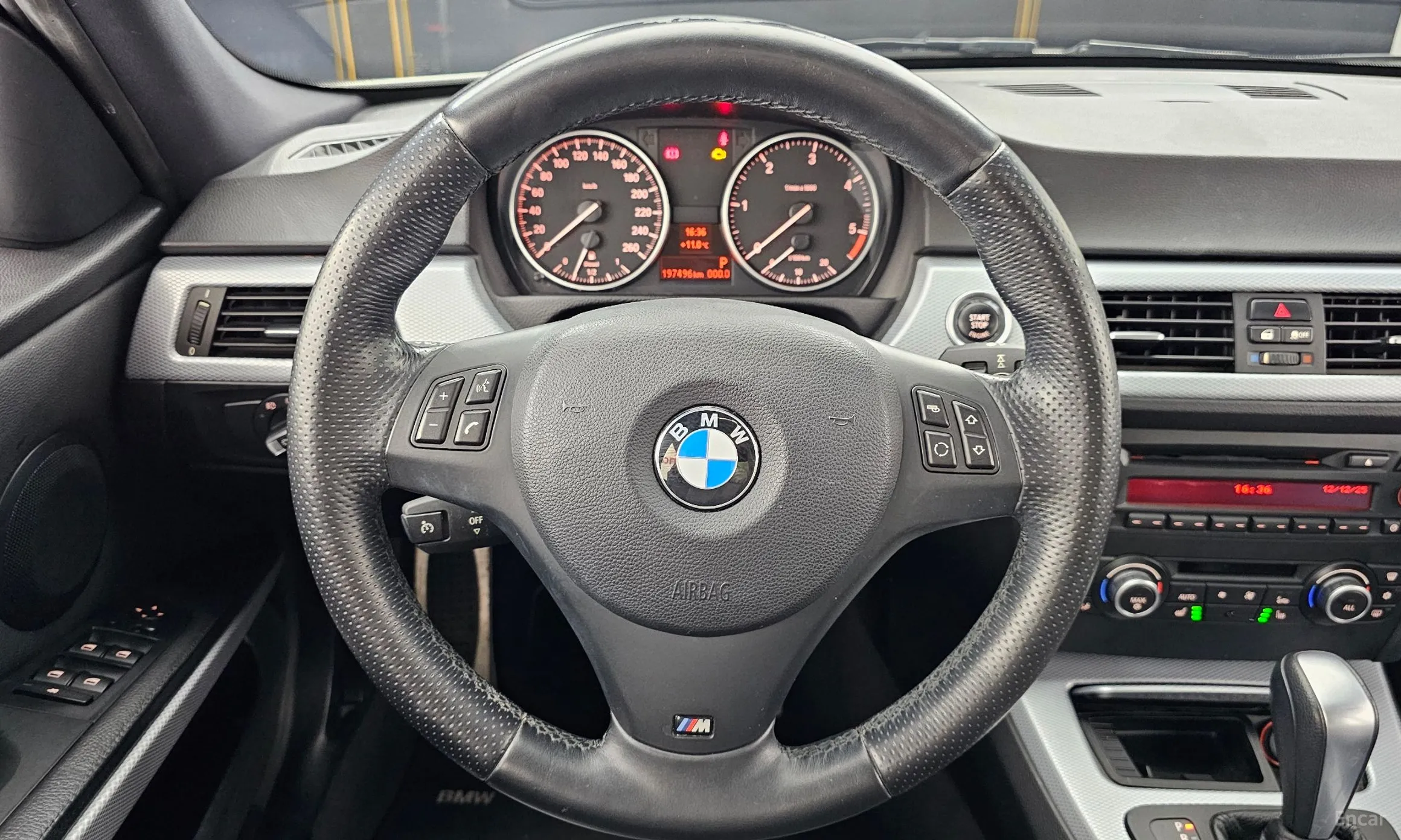 BMW 3 Series (E90) превью 13