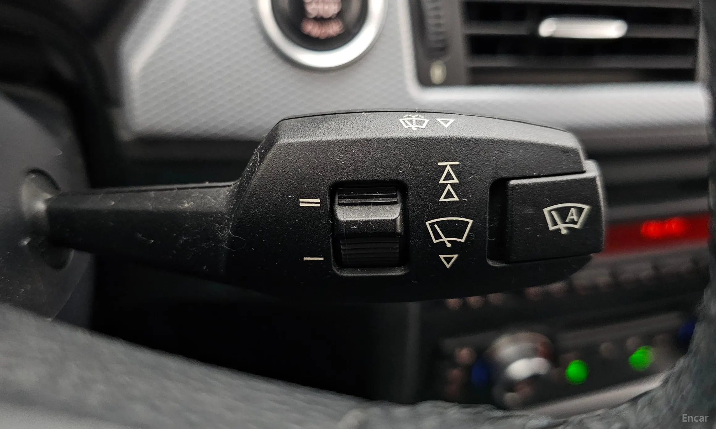 BMW 3 Series (E90) превью 16