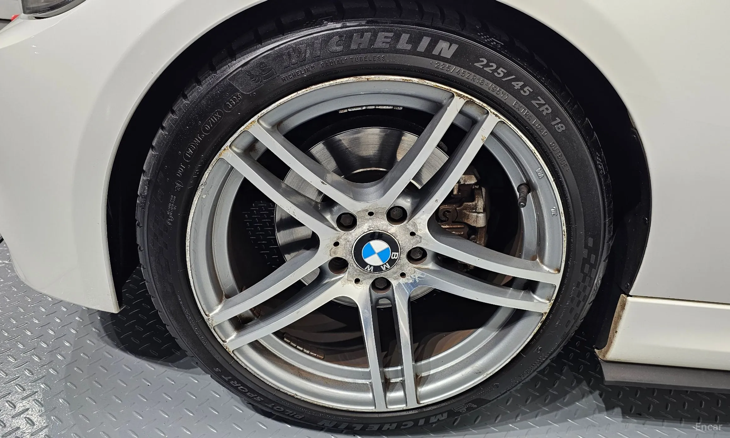 BMW 3 Series (E90) превью 5