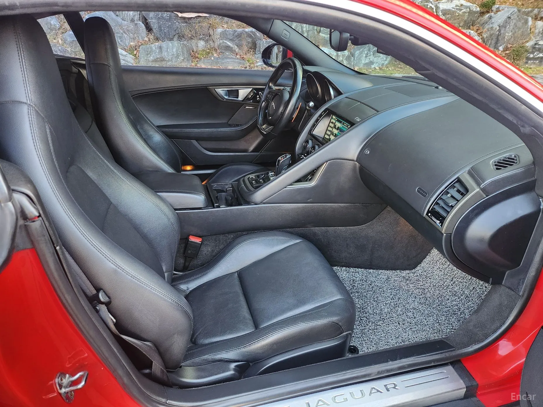 Jaguar F-TYPE превью 11