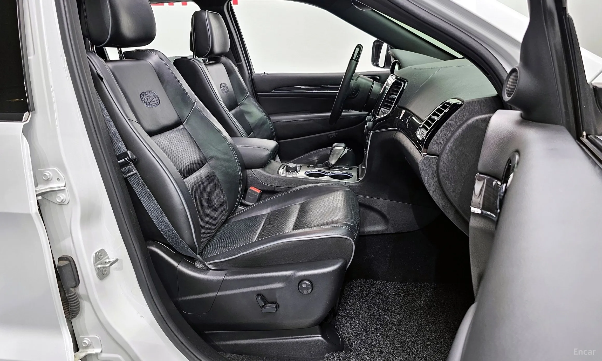 Jeep Grand Cherokee превью 11